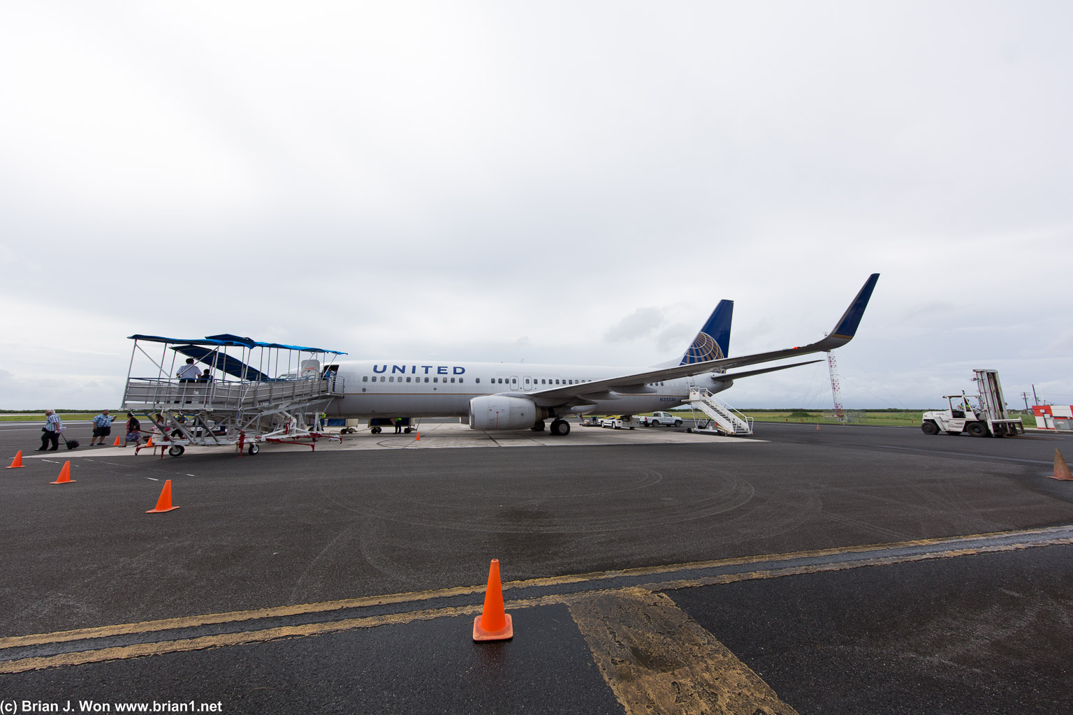 United gets a lot of mileage out of these 737-800 WL's.