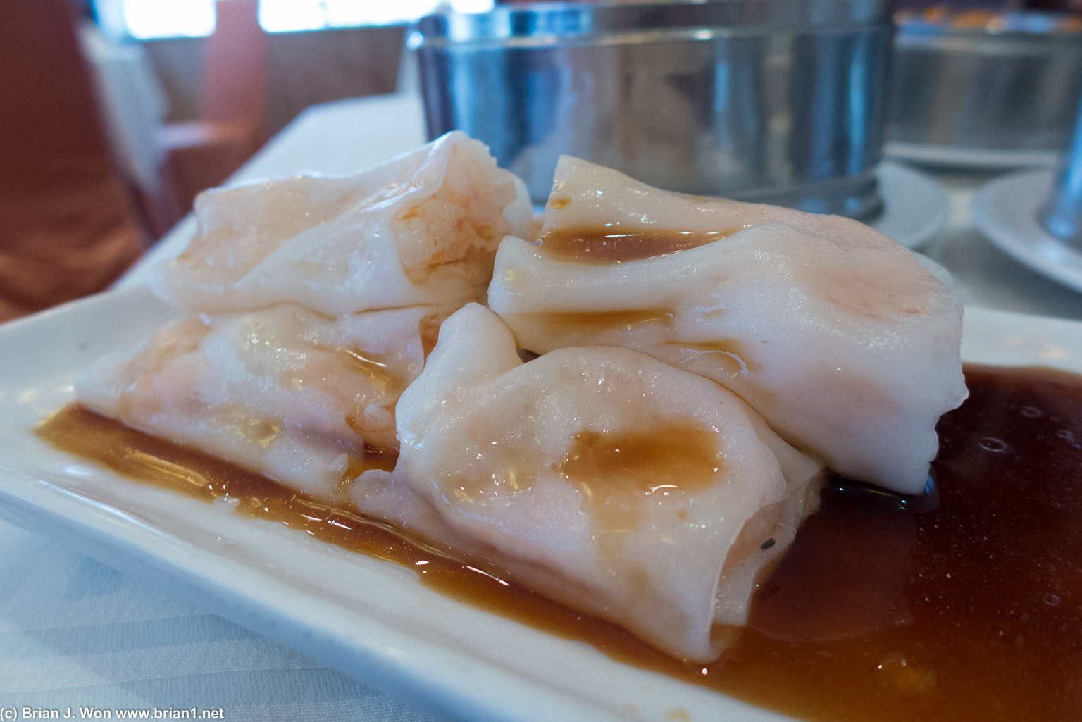 Har cheung fun. Quite good, although the cut-in-the-middle meant bits of shrimp kept falling out.