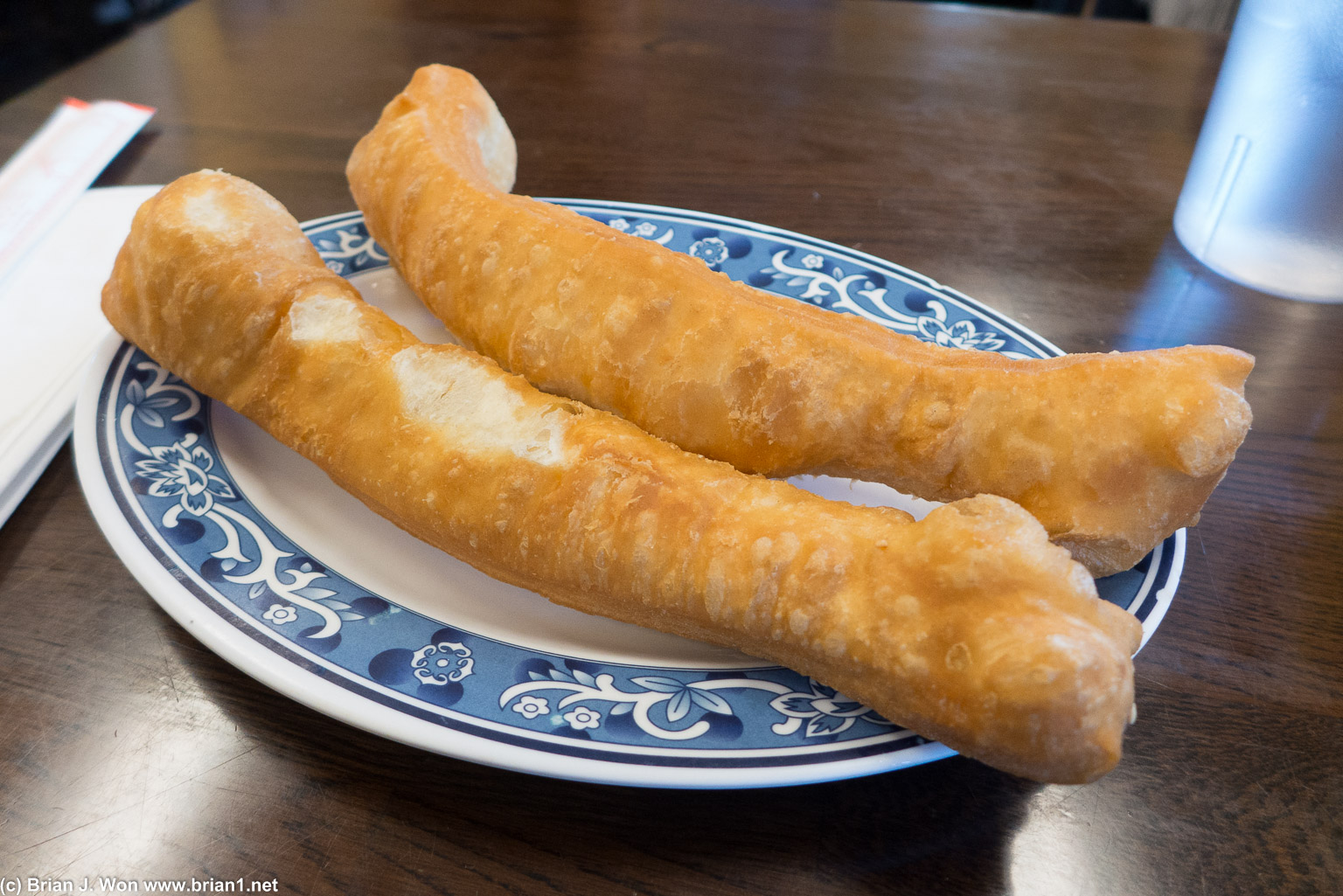 Deep fried breadsticks. Quite good. Heavier than the Chinese yeow teow, much closer to normal white bread.