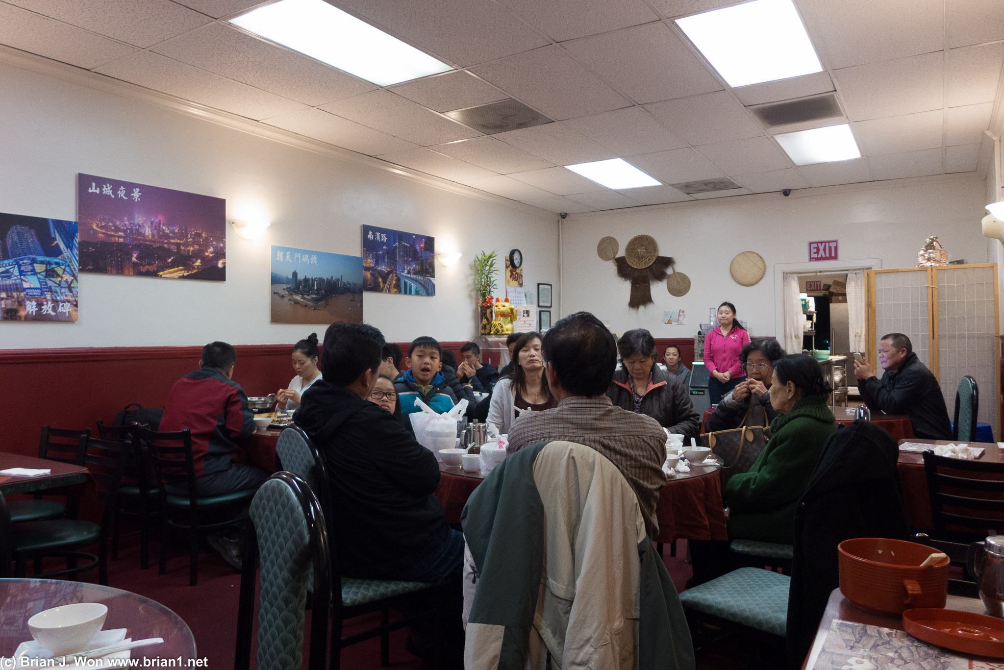 Typical long-established Chinese restaurant interior, maybe a bit nicer than some others.