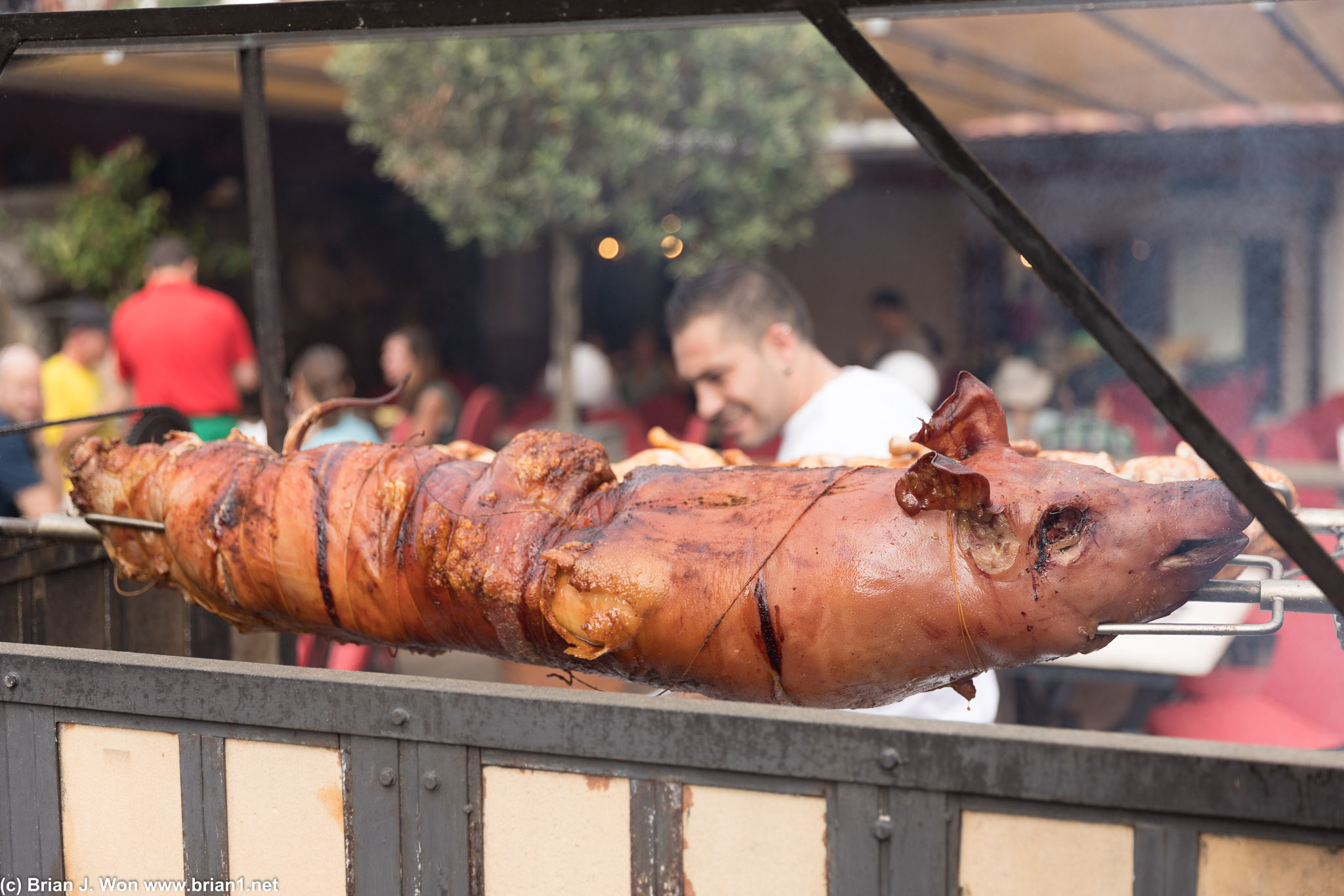 This pizza joint in Grindelwald had a brilliant idea to lure in tourists with the roast pig.