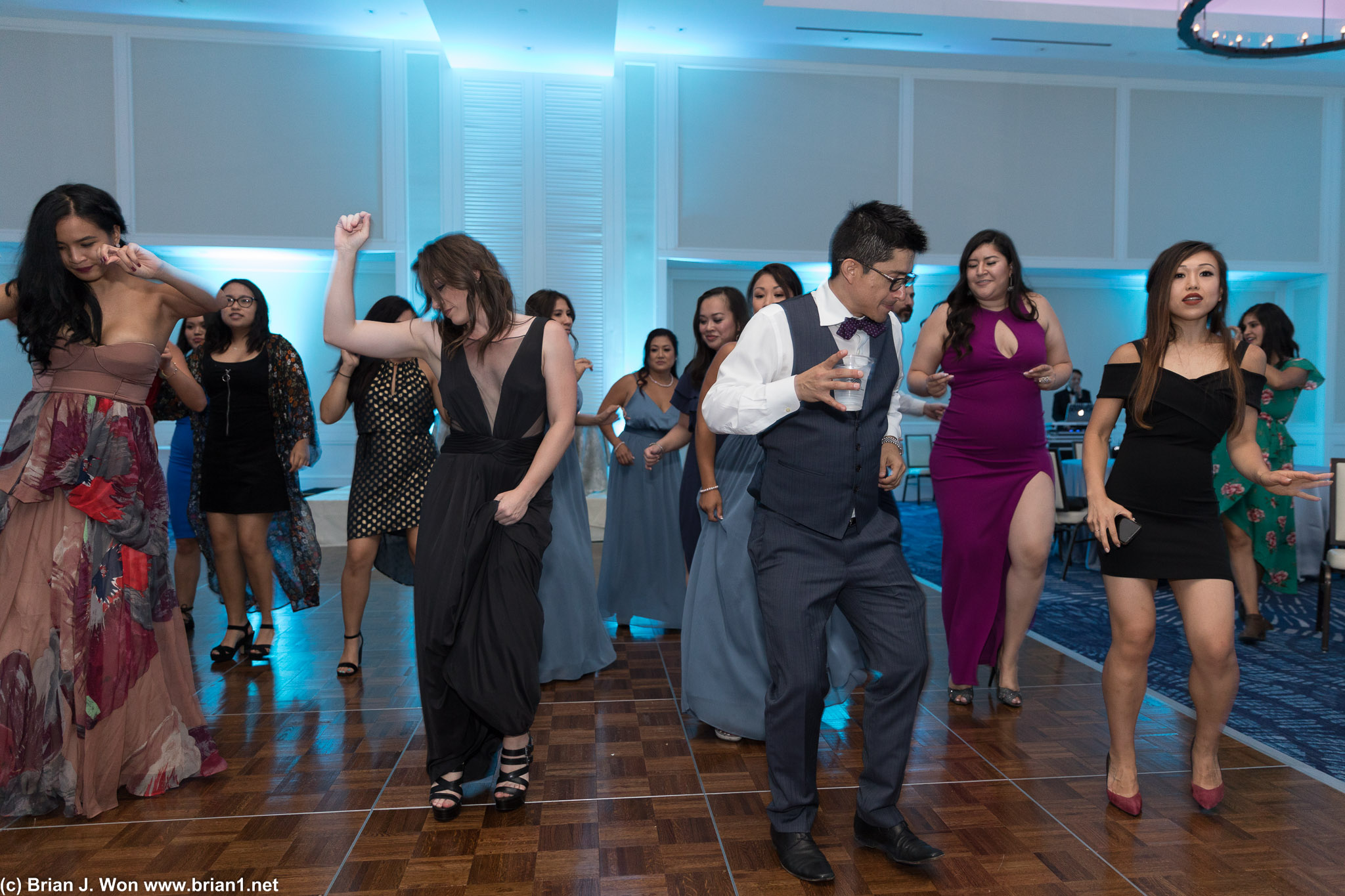 Not sure which song this is, but everyone's on the dance floor!