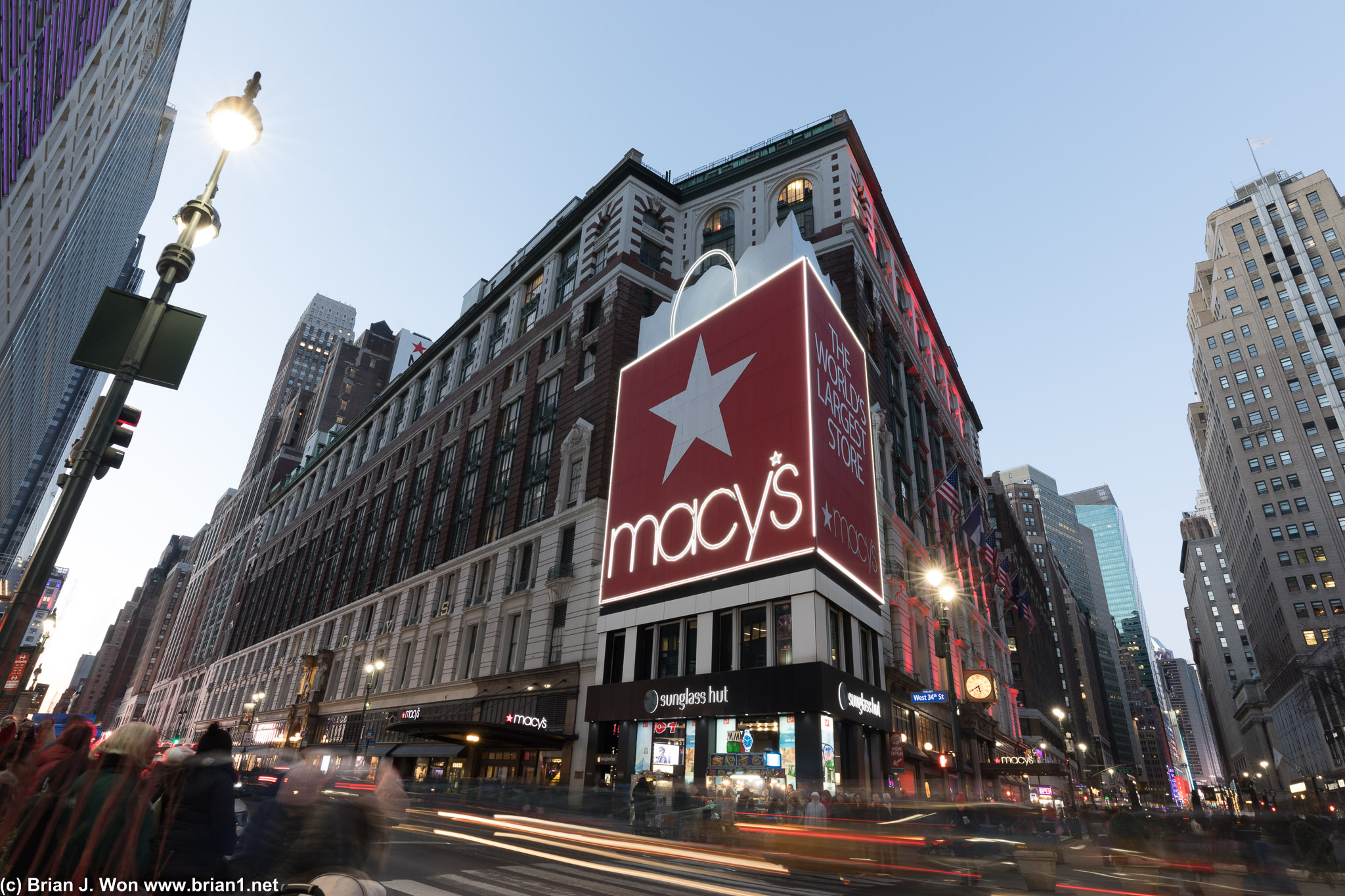 The world's largest Macy's.