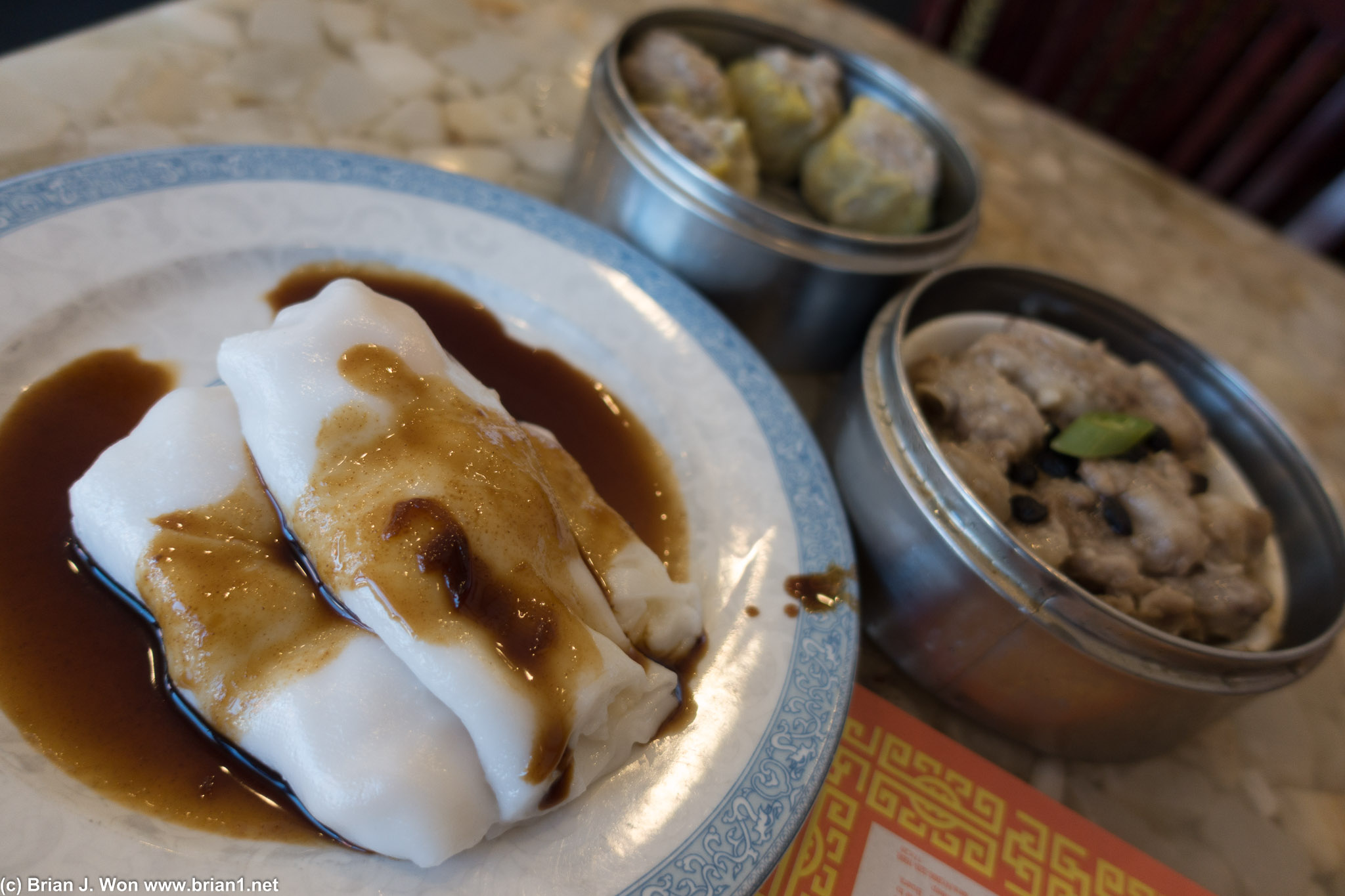Presumably there's shrimp in the har cheung fun, even if you can't see it. And what the hell is the thick brown sauce?