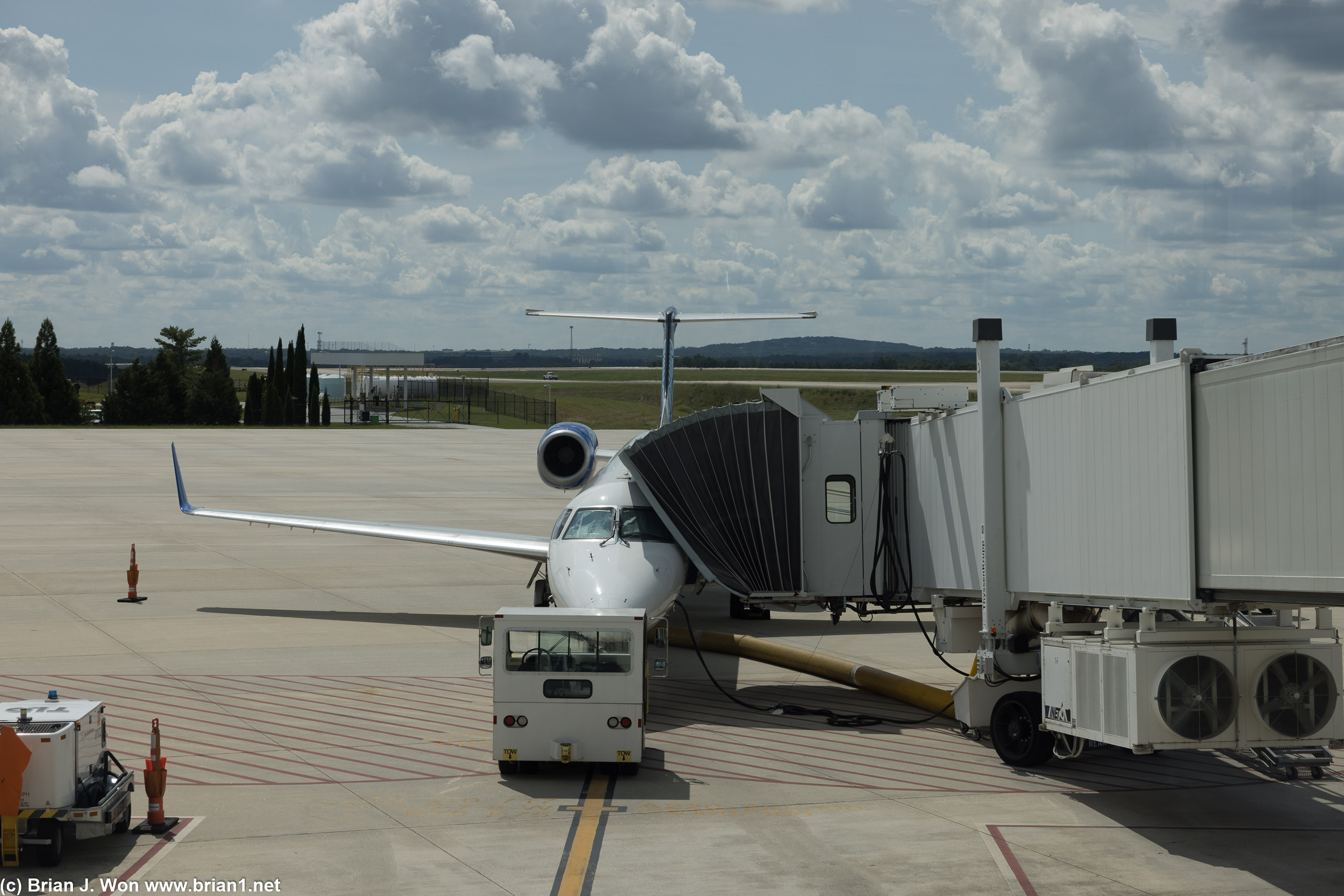Tiny United Express CRJ-200 starts the journey home.