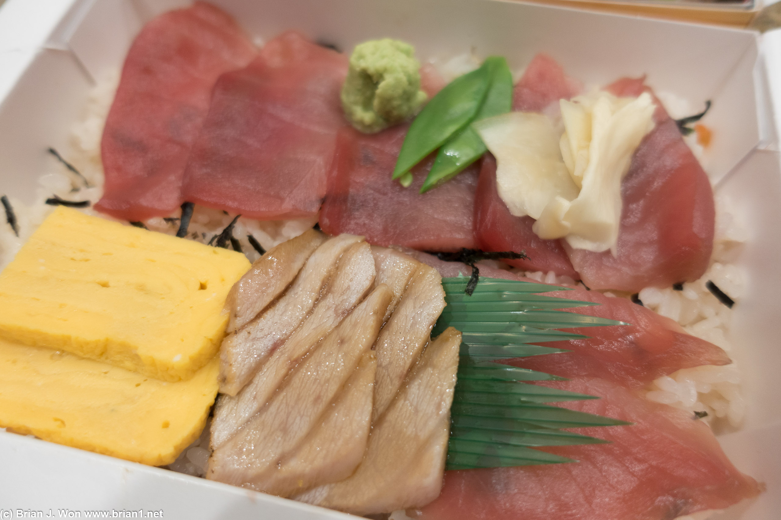 Tuna seared and raw, tamago...