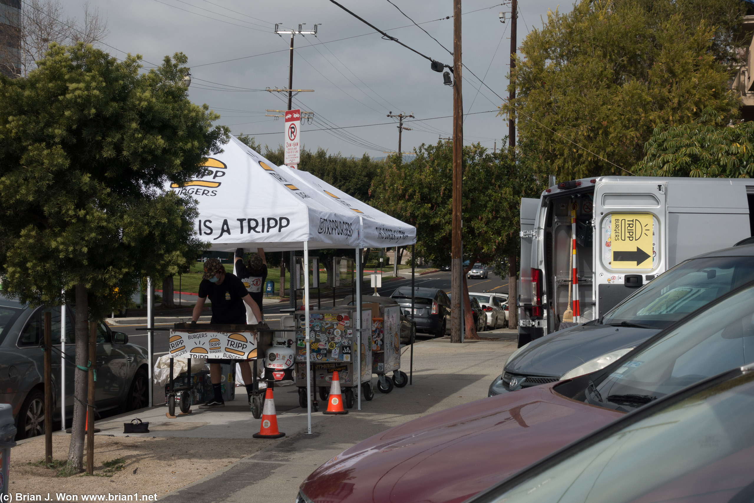 Food carts setting up on Sepulveda and Palms.