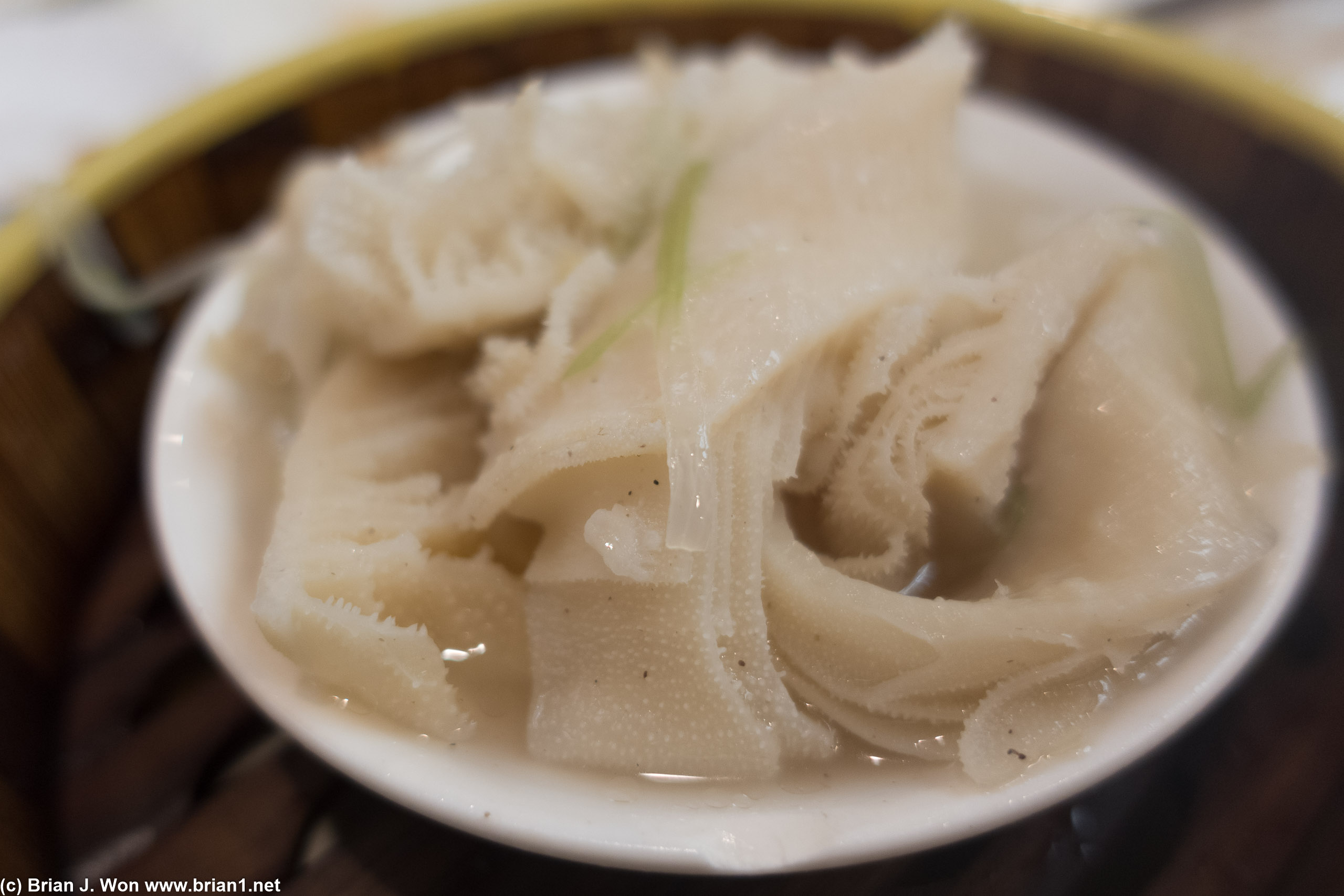 Ngau paak yip, steamed beef tripe. Perfectly cooked.
