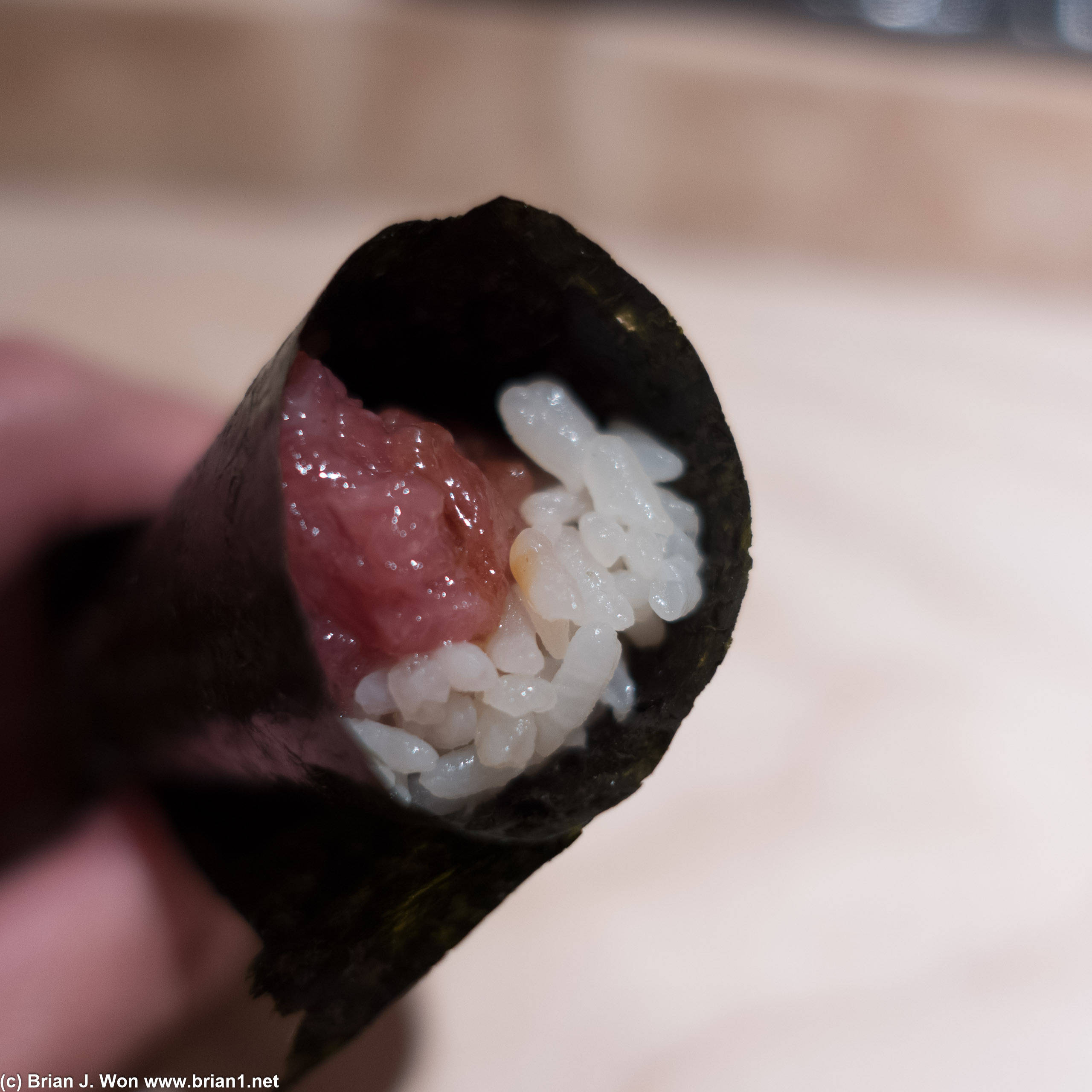 Bluefin tuna hand roll (hon-maguro)..