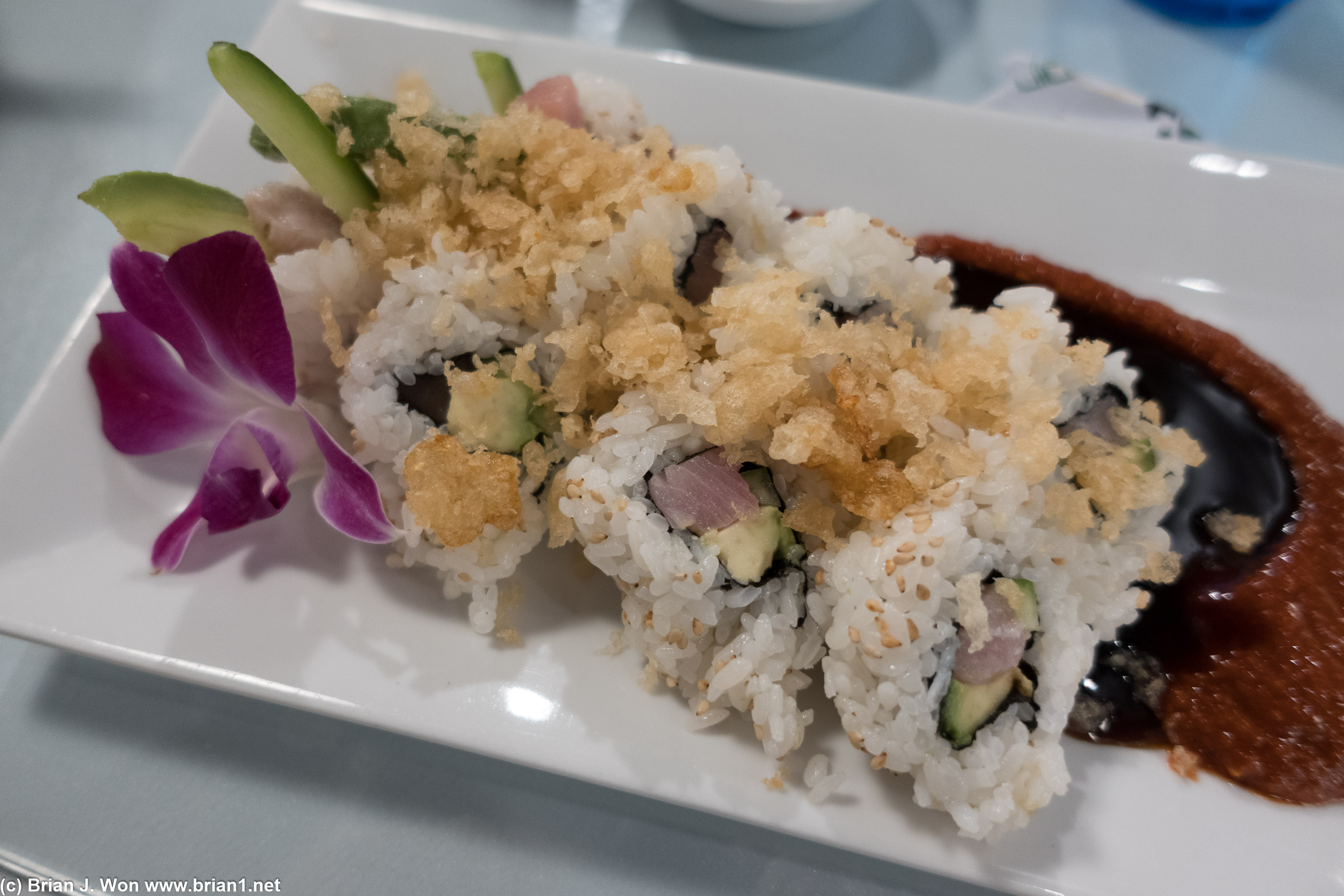 Yellowtail roll was forgettable.