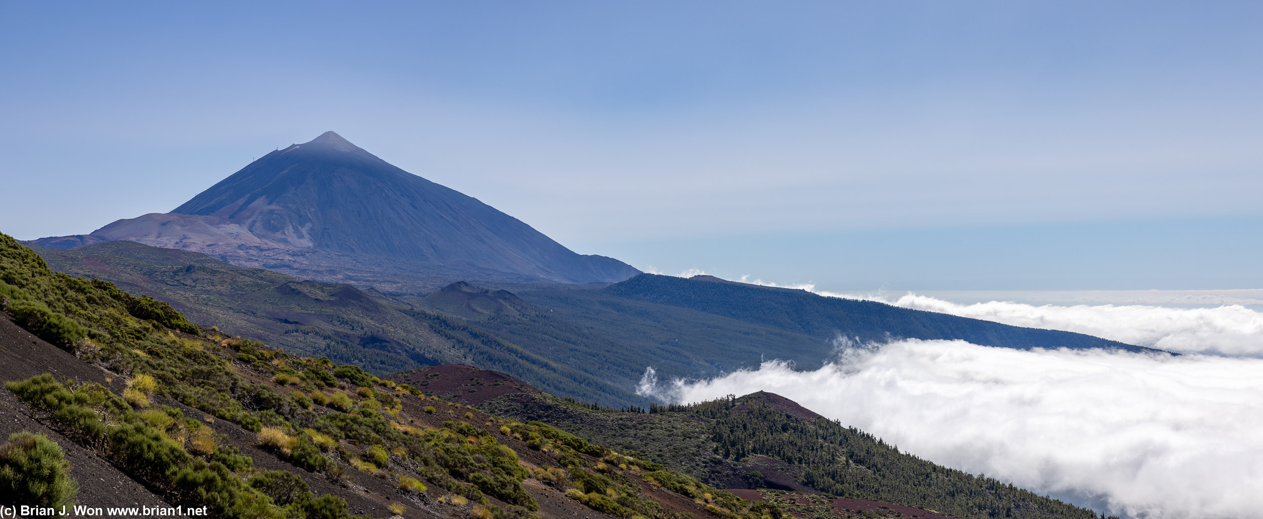 View of El Tiede above the clouds.