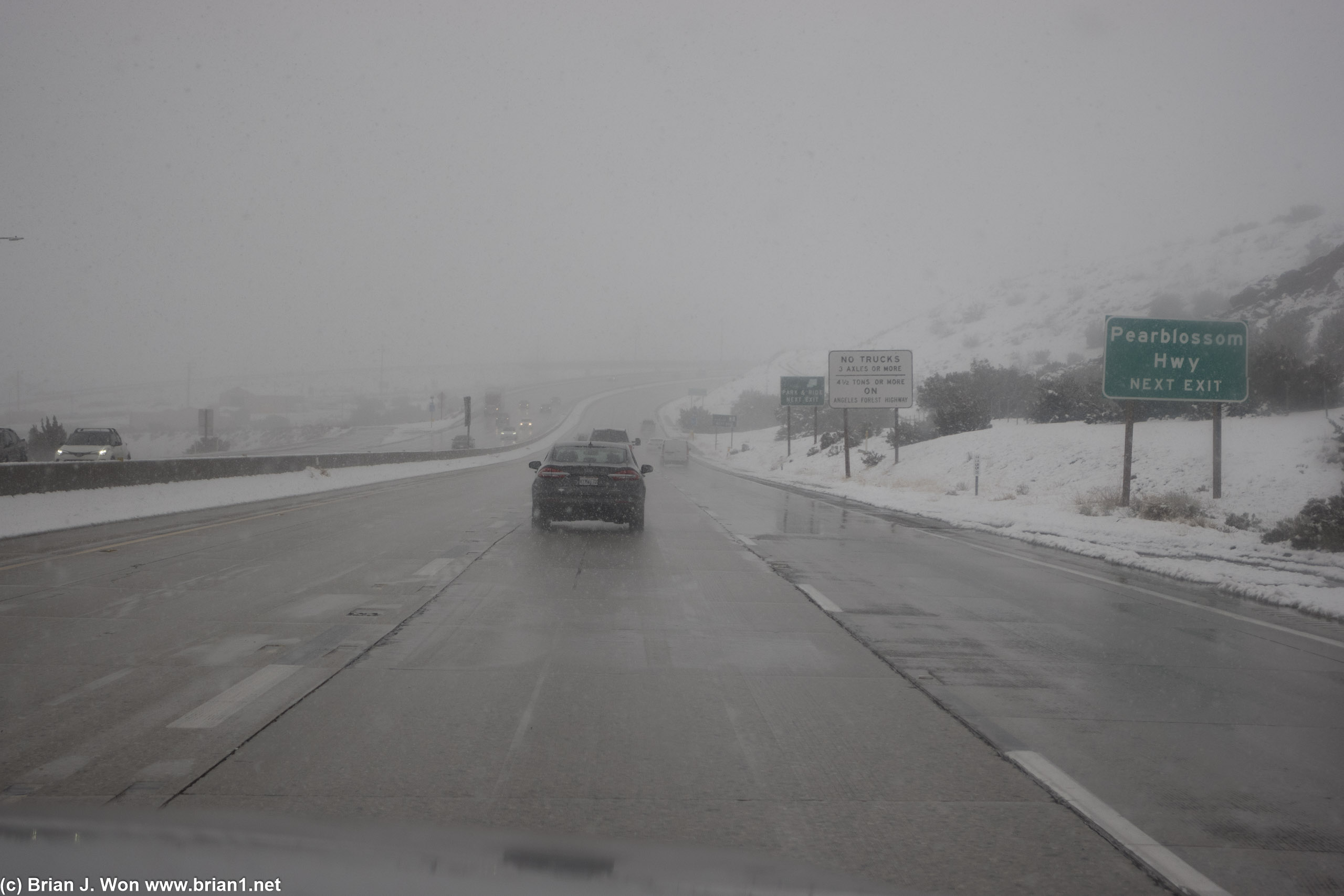 Back to snowing on CA-14 beween Palmdale and Los Angeles.