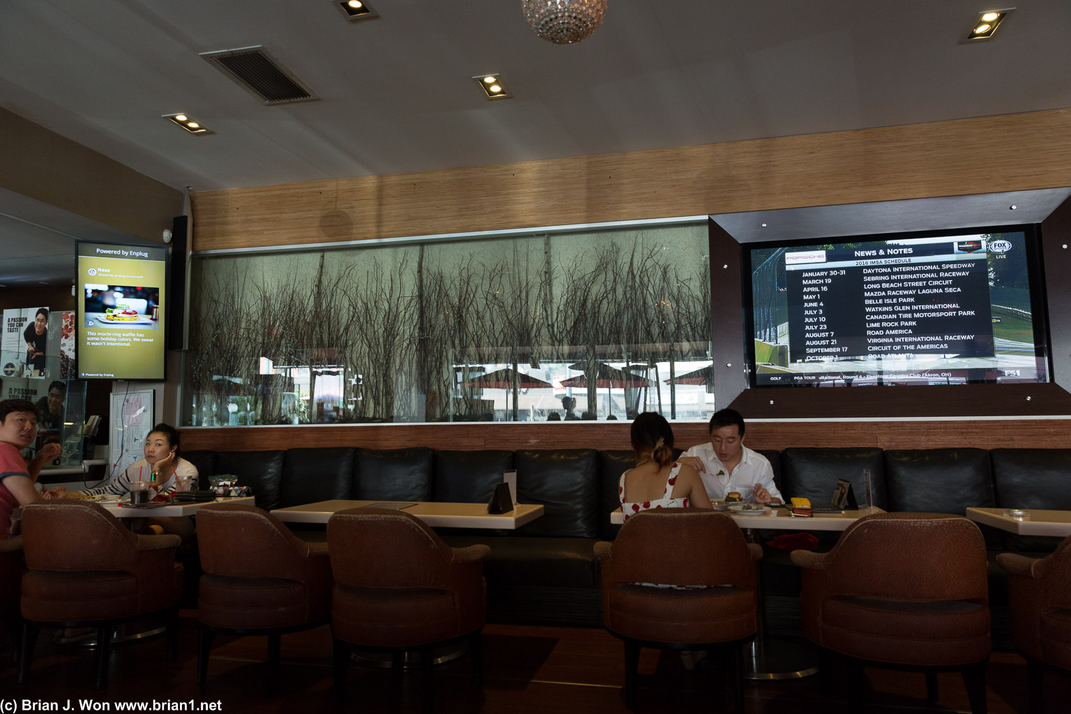 Interior. Typical American-Korean-restaurant modern.