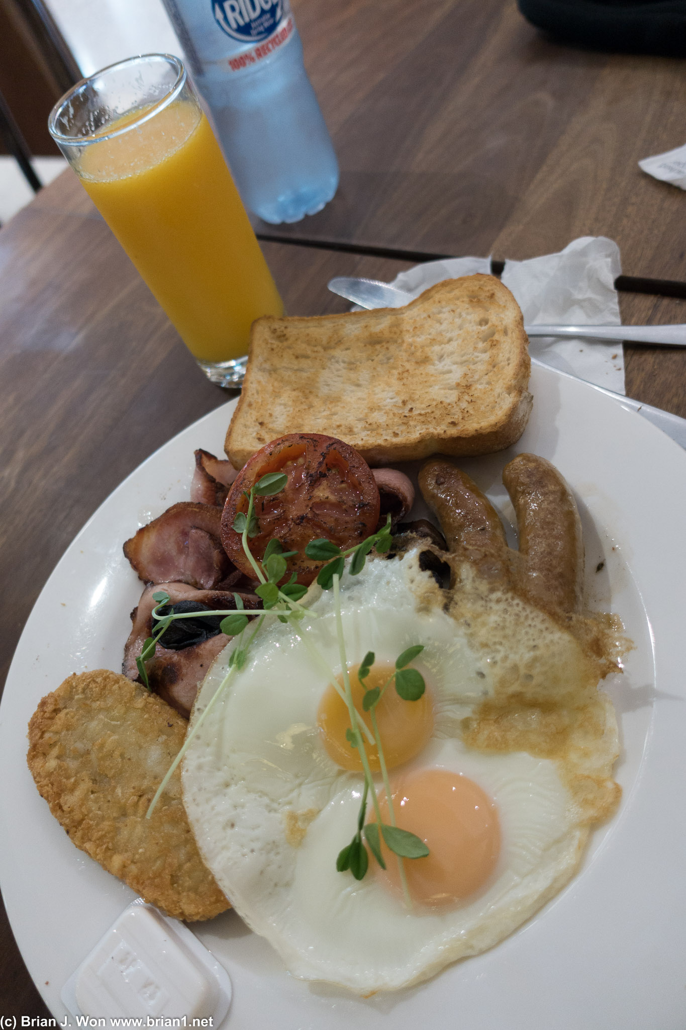 Breakfast at Roma Cafe, Sydney Airport Terminal 3. Thanks Priority Pass!