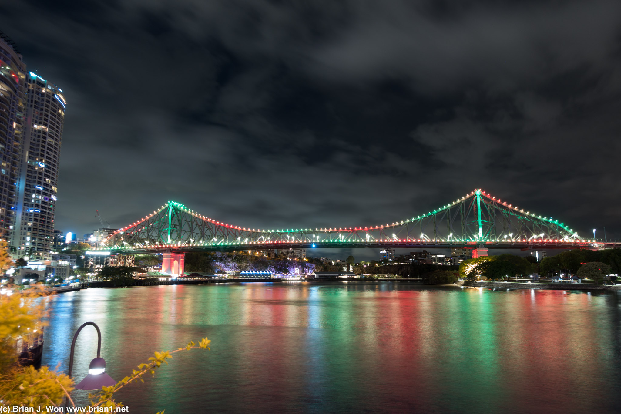 Story Bridge, brightly lit for Christmas.