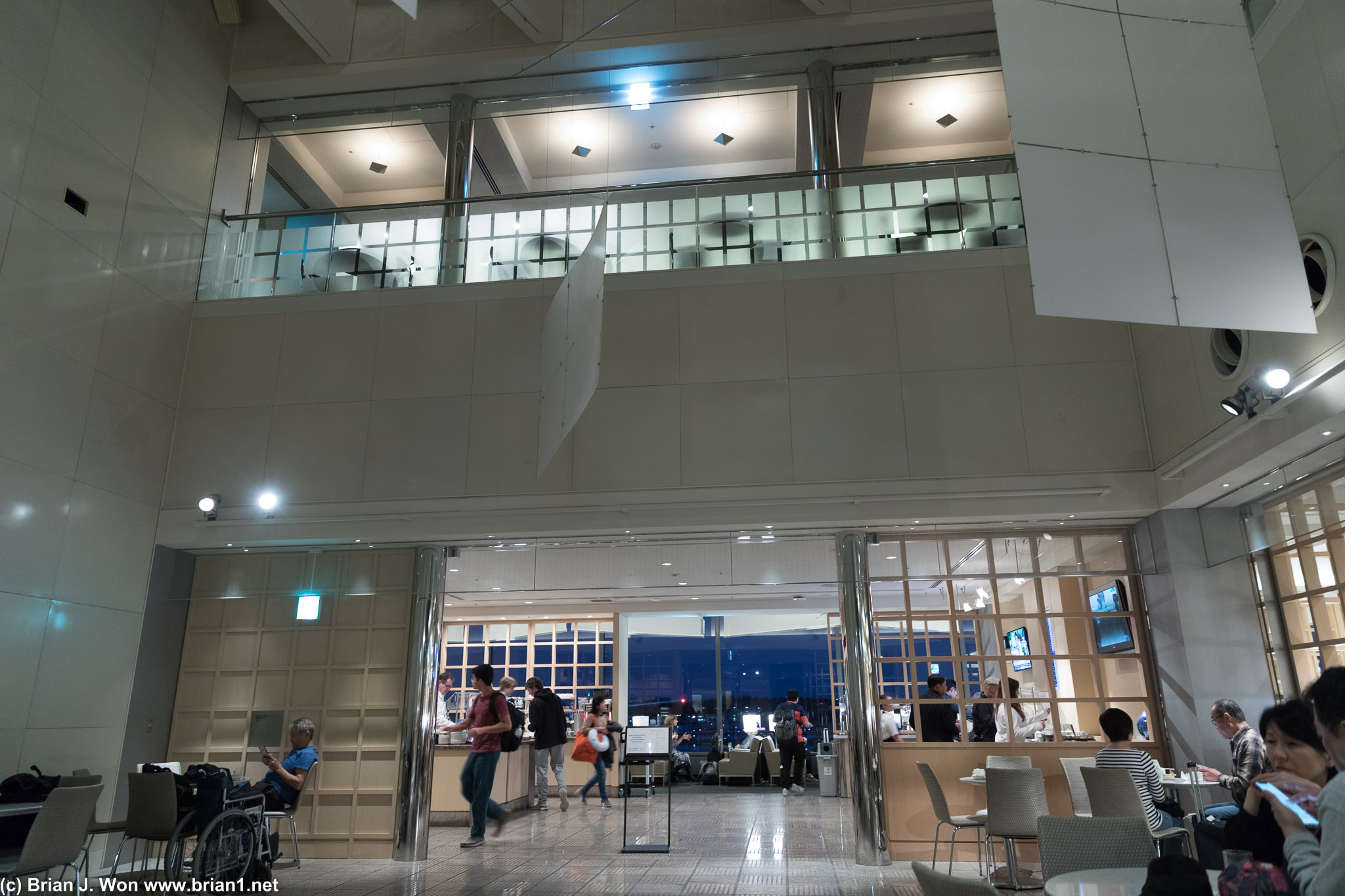 The lobby of the United Club.