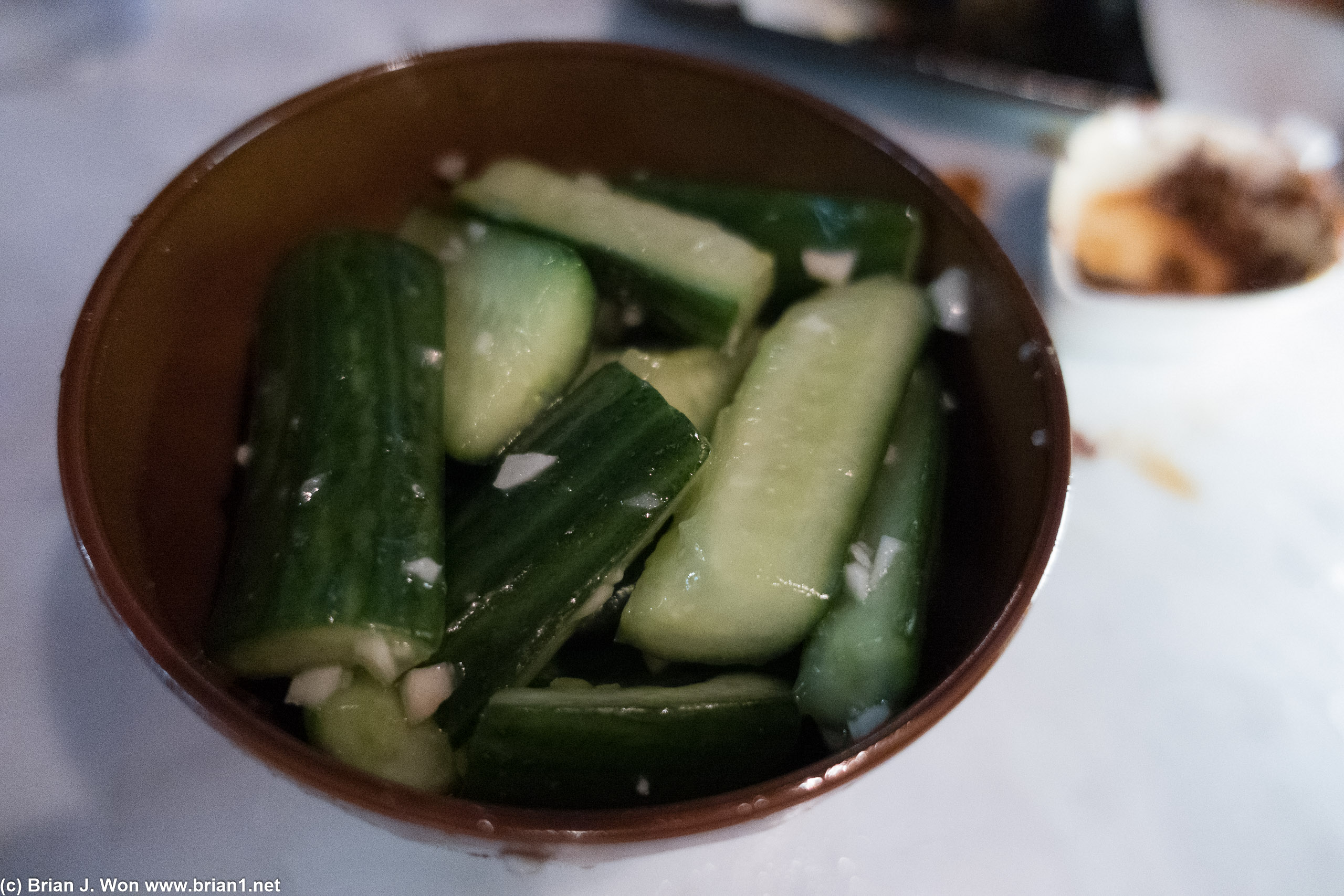 Cold cucumber, not bad, was still hungry.