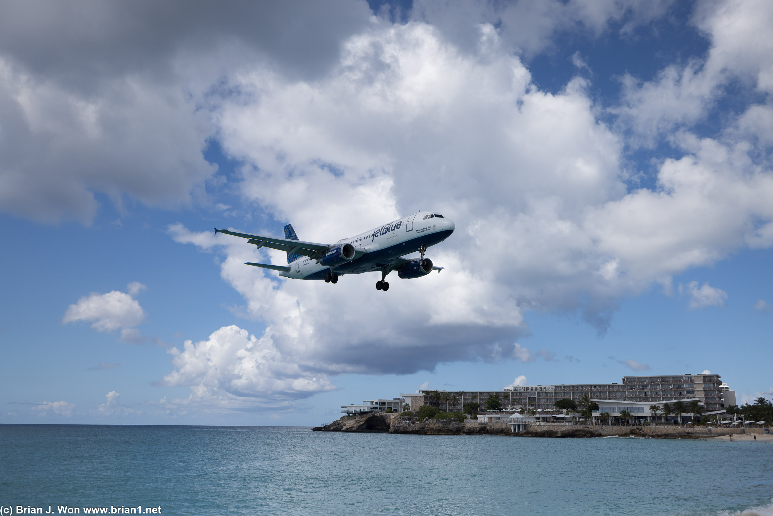 JetBlue Airbus A320 on final approach to Princess Juliana International Airport in Sint Maarten.