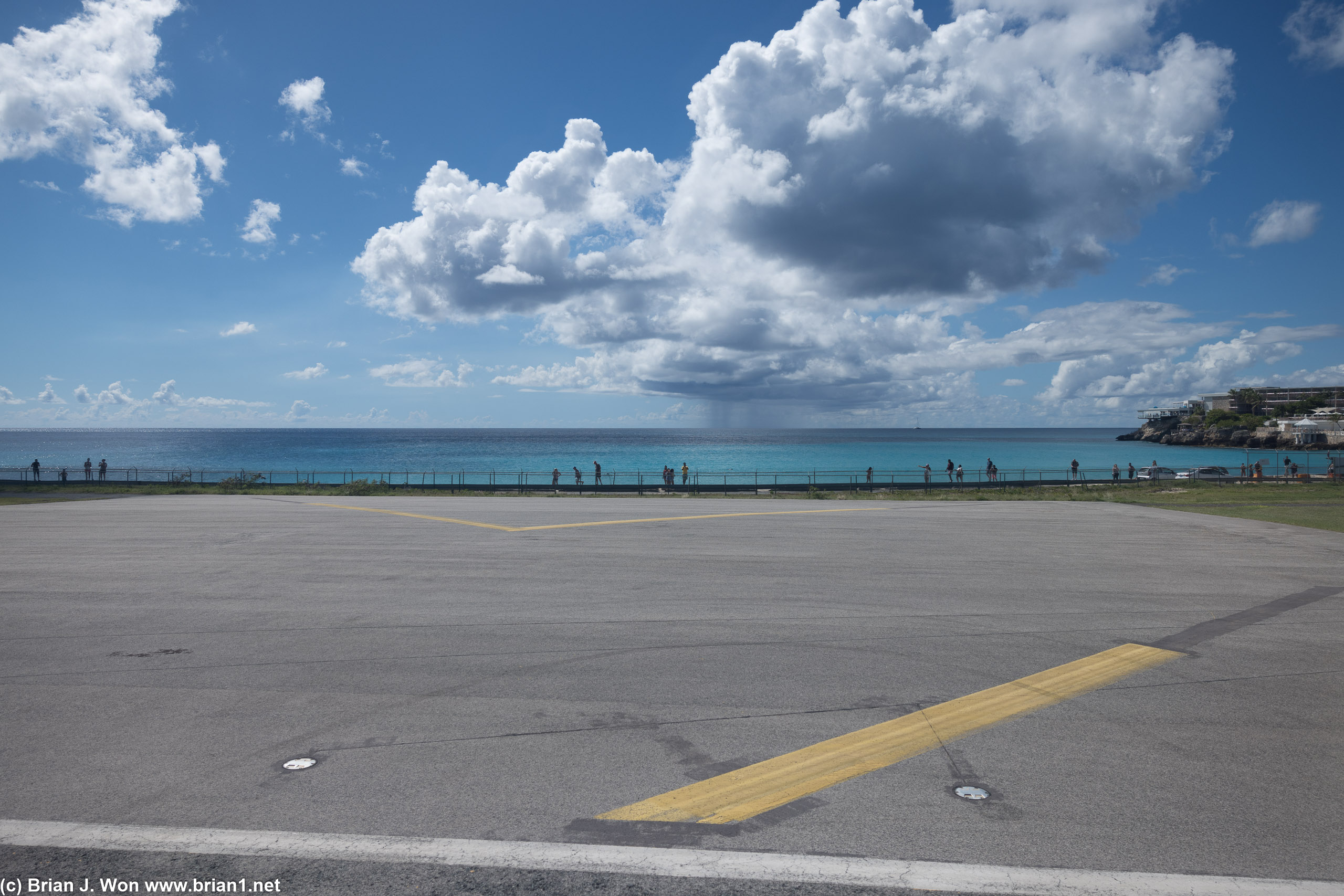 The airplane-watching beach crowd.