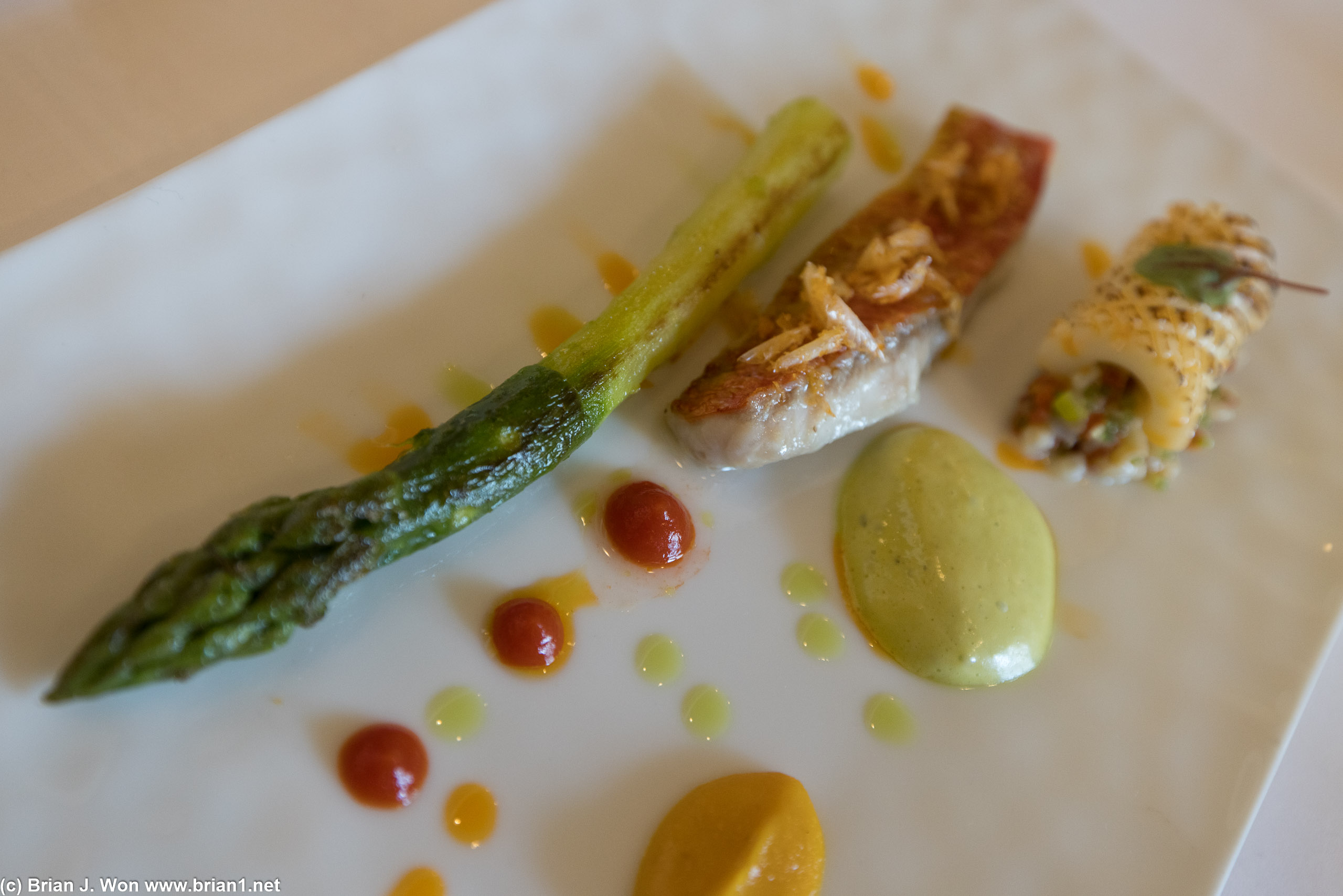 Fillet of red mullet, roasted green asparagus, squid.