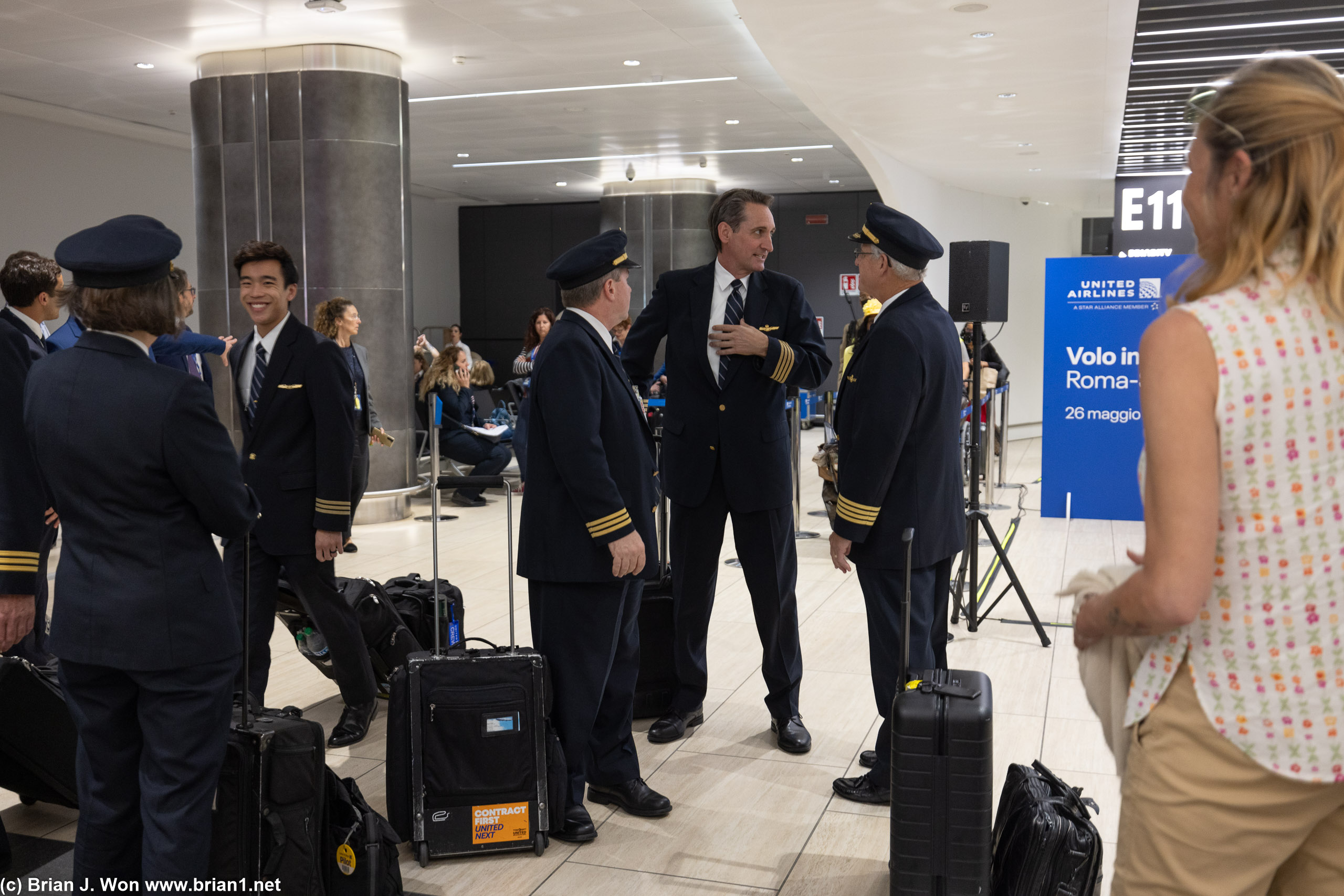 SFO-FCO and FCO-SFO flight crews talking.