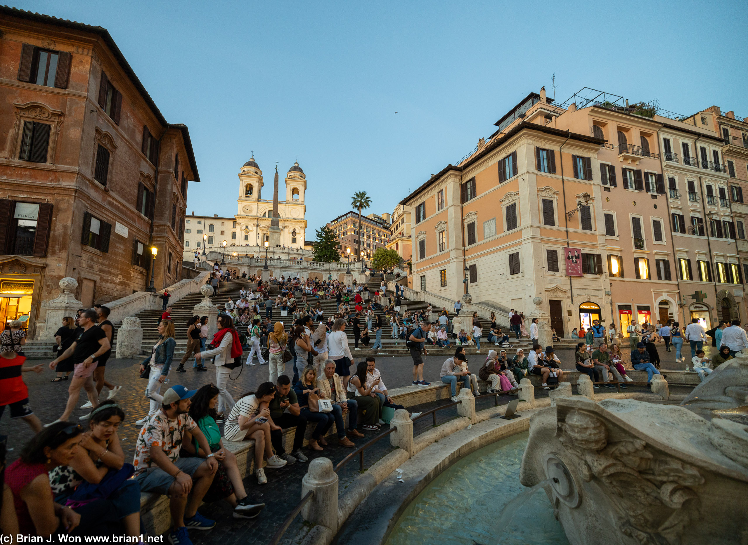 Nearly 9:00pm and the Spanish Steps are packed.