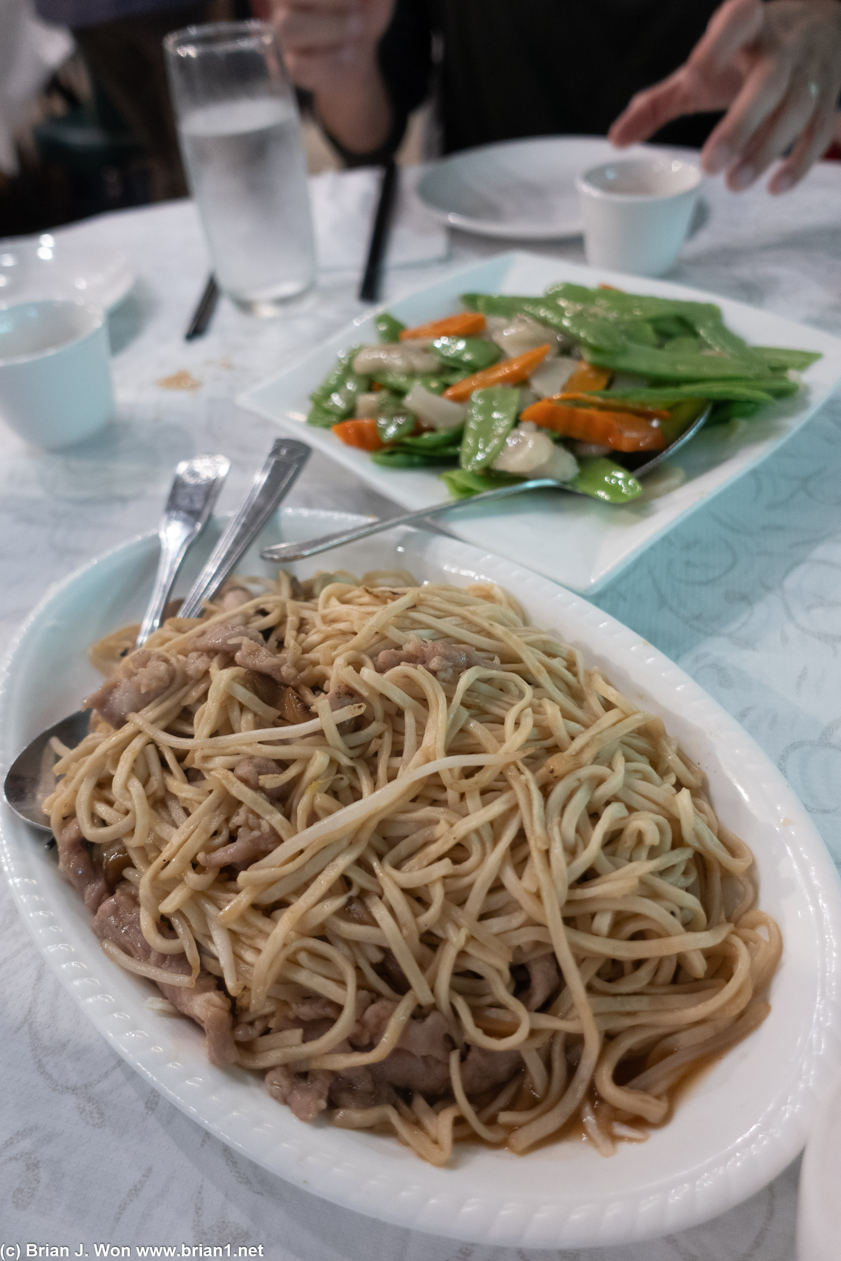 E-fu noodles and snow peas at R&G Lounge.