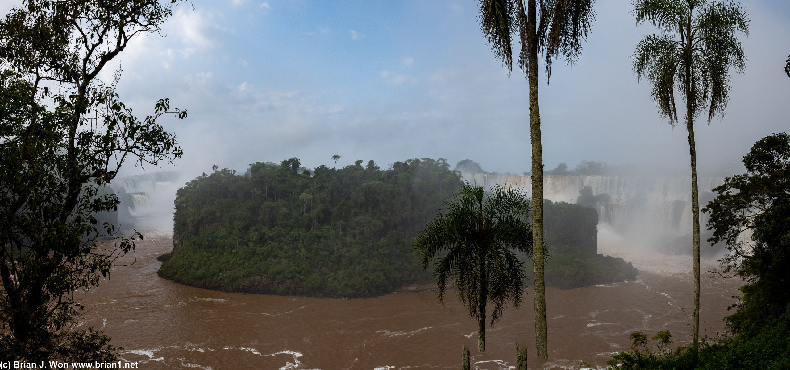 Isla San Martin, the little island in the middle of Iguazu Falls.