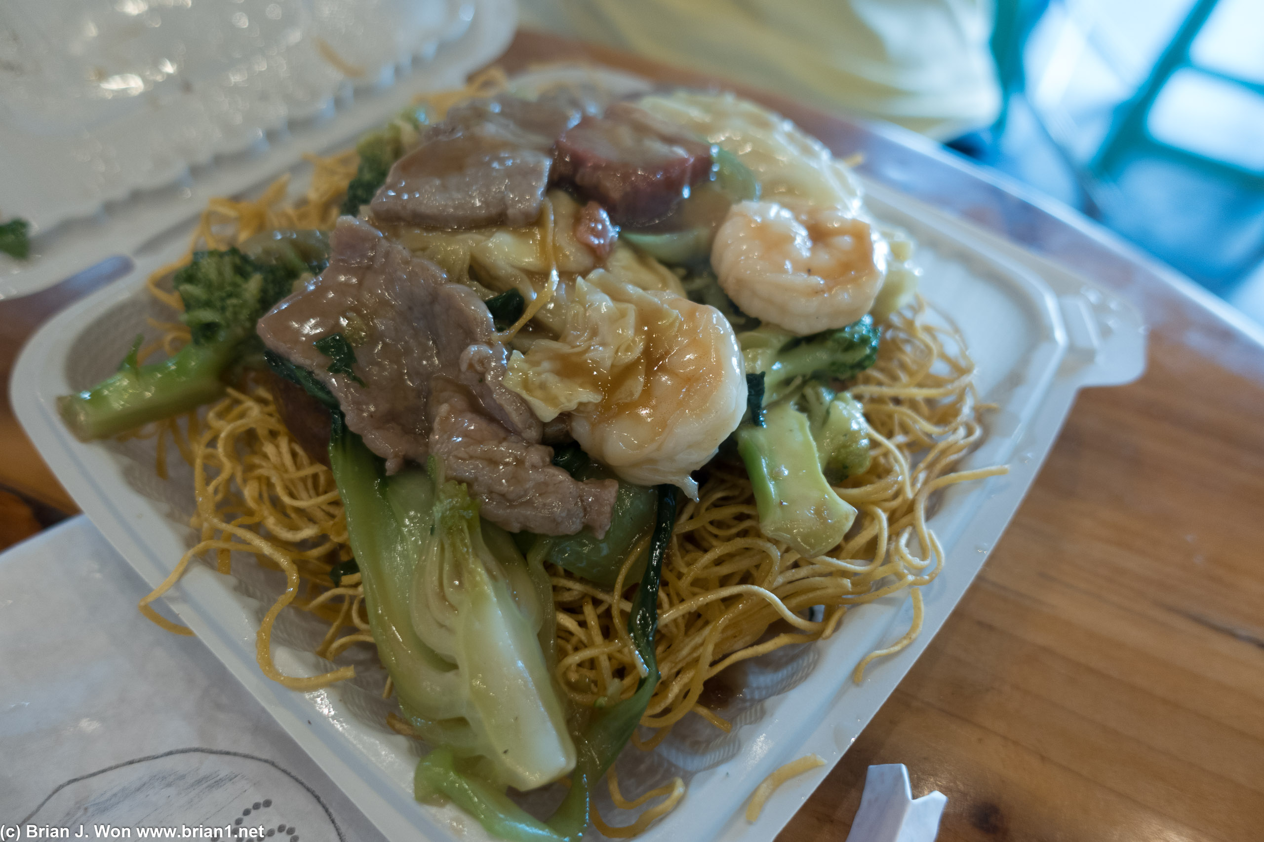 Pearl went for the classic Hong Kong style chow mein. Yum!