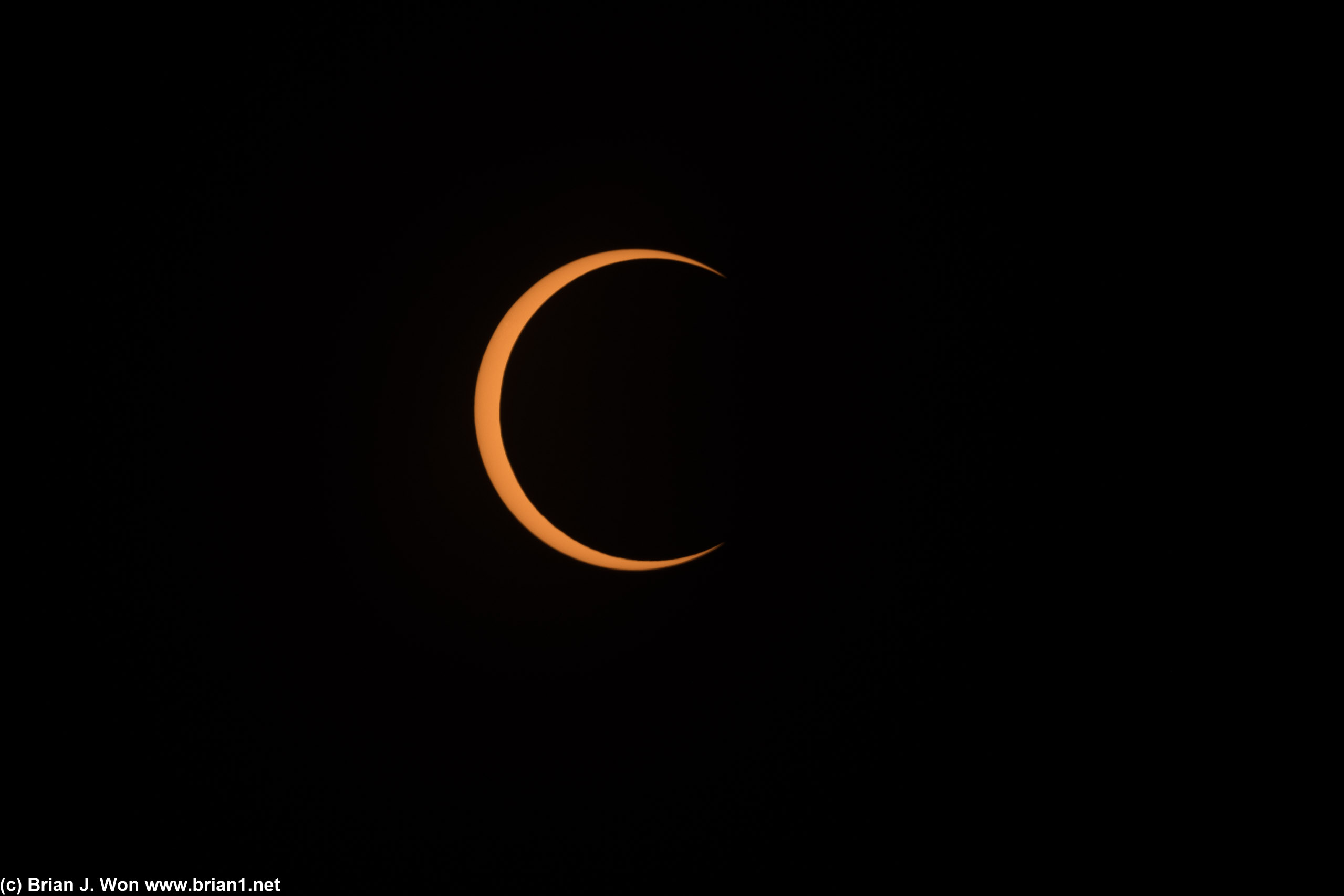 Nearing maximum eclipse-- four minutes away. Focus slightly off the rest of the series, too. ;_;