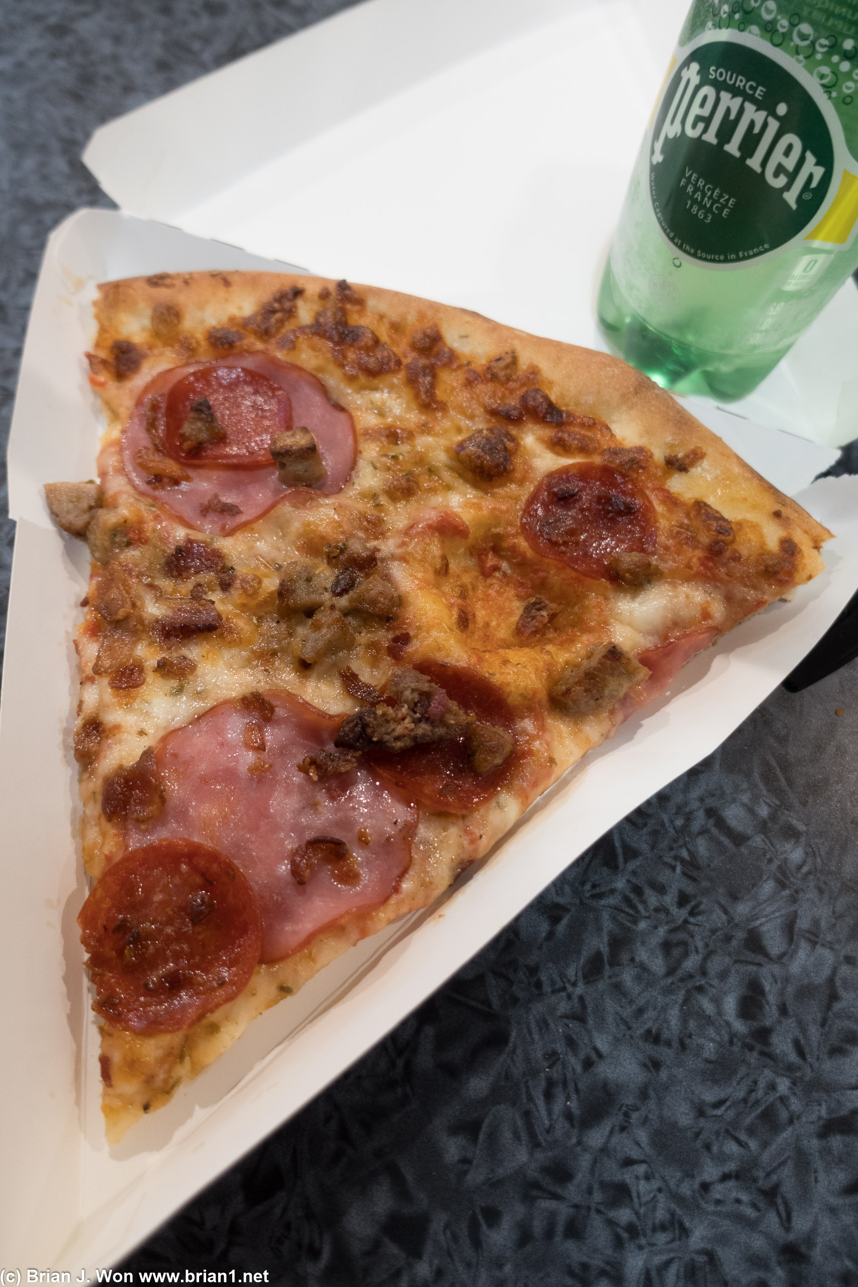 Metro Pizza was surprisingly decent for airport food.