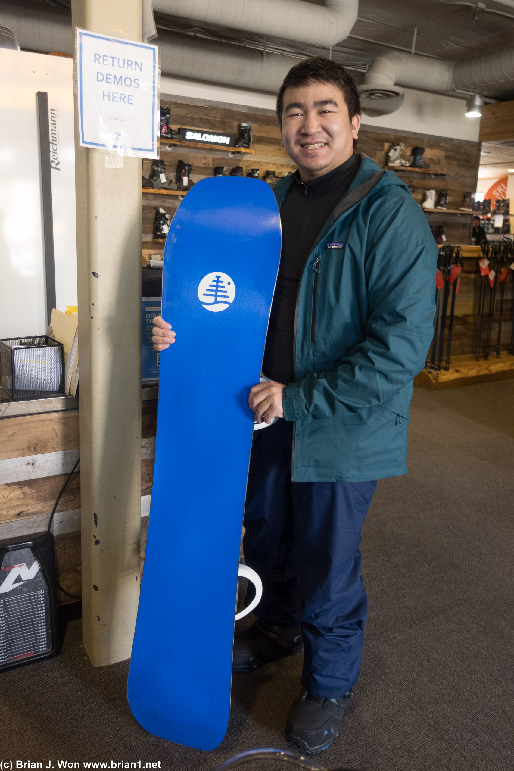 Proud owner of a Burton Family Tree Hometown Hero 152 snowboard.