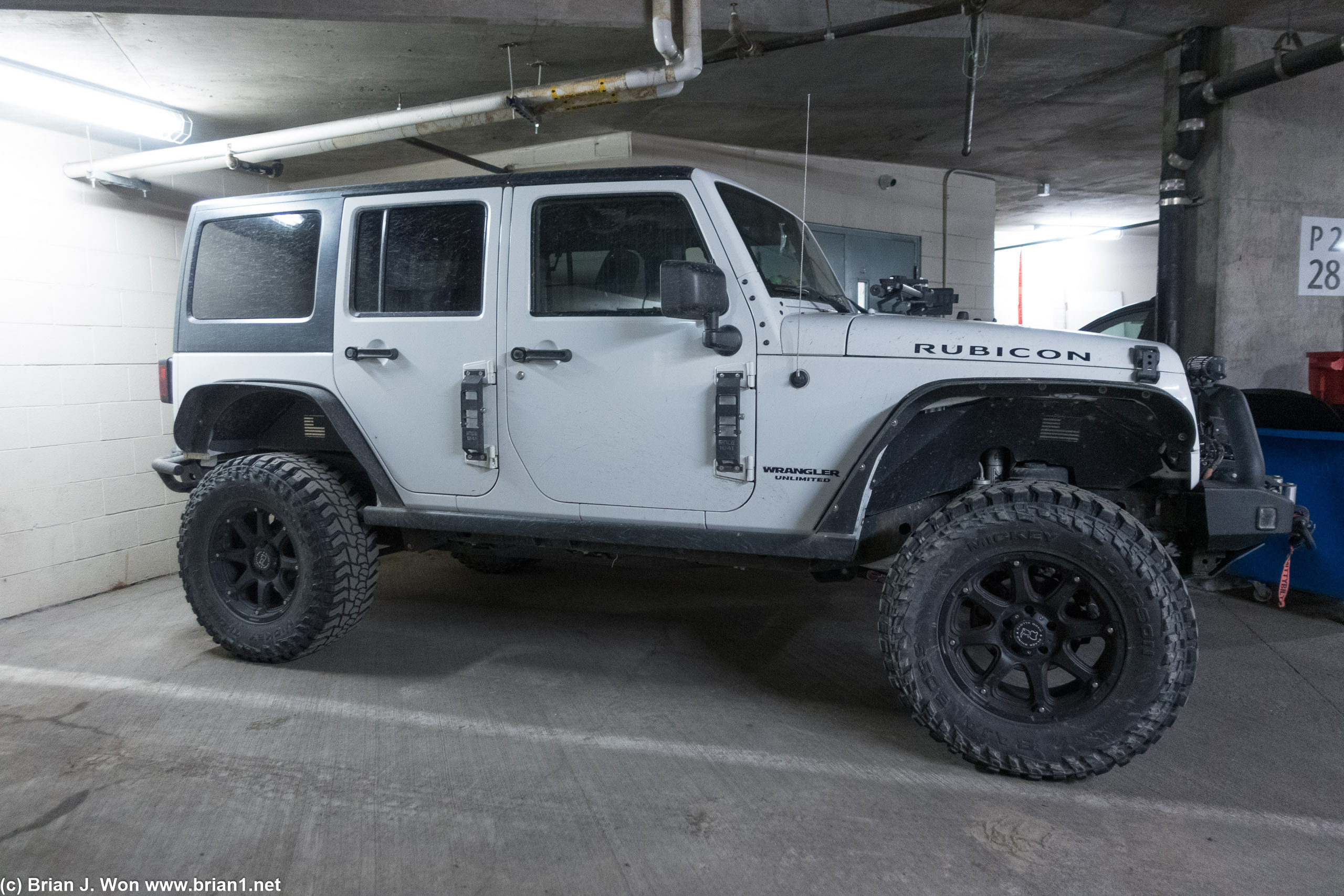 Hooke Road door hinge steps on this Jeep Wrangler.