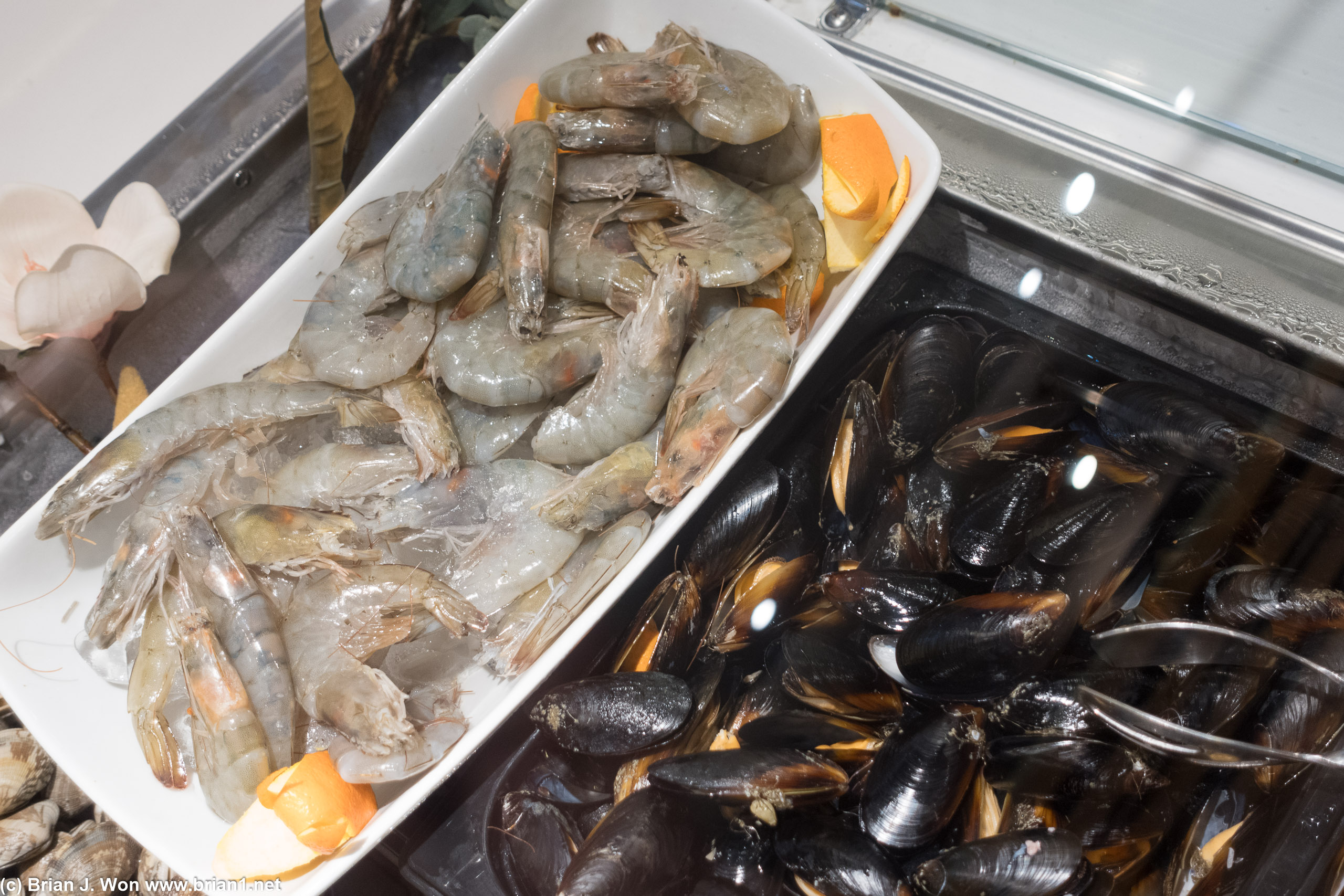 Back at the buffet: shrimp and mussels.