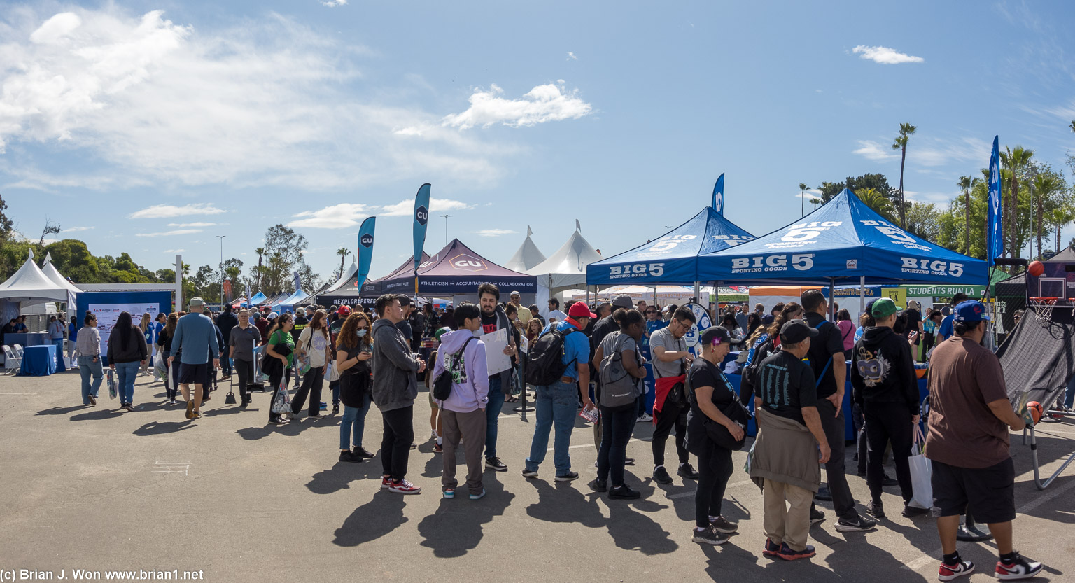 Huge line for Big 5 booth.