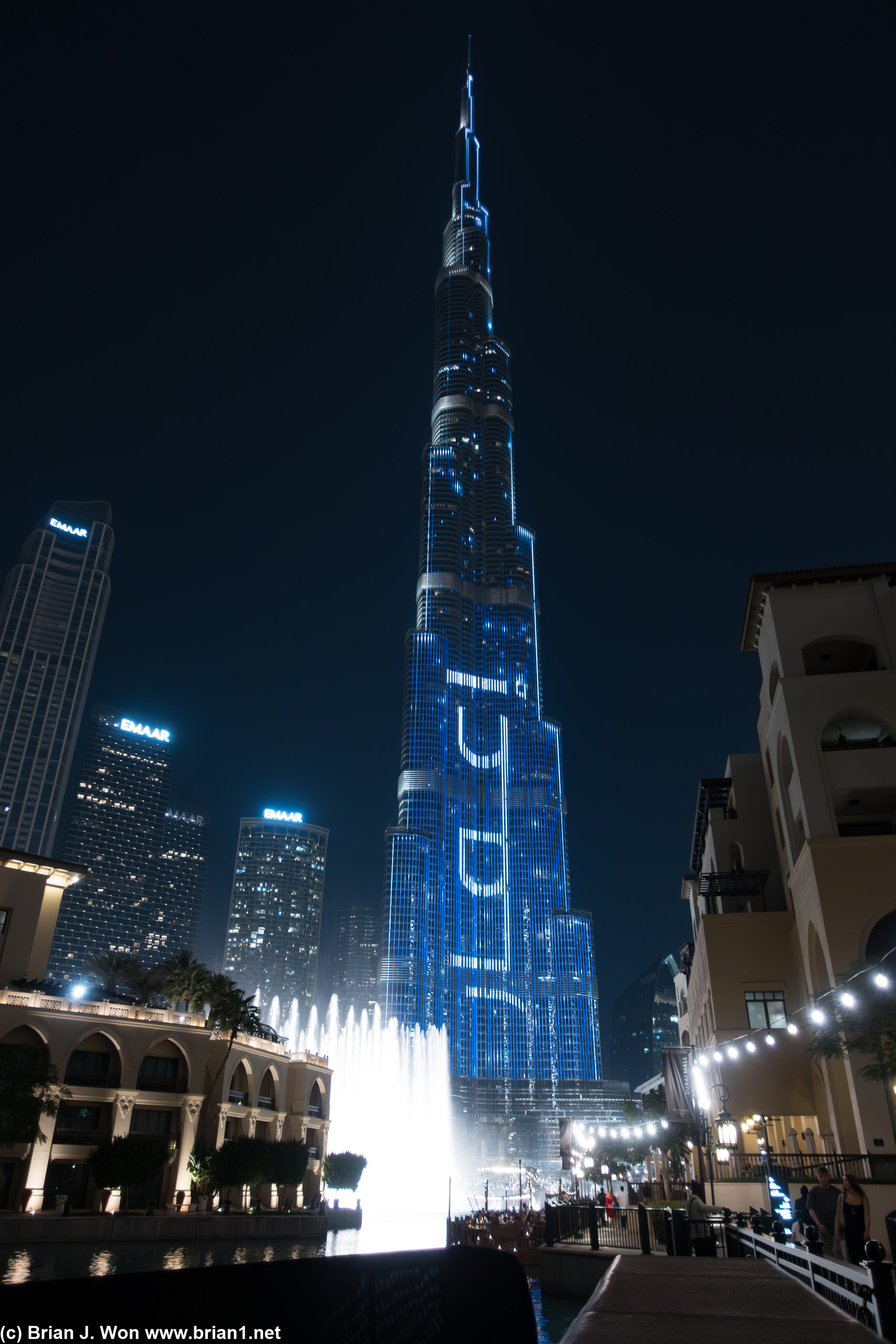 Burj Khalifa light show from slightly further away.