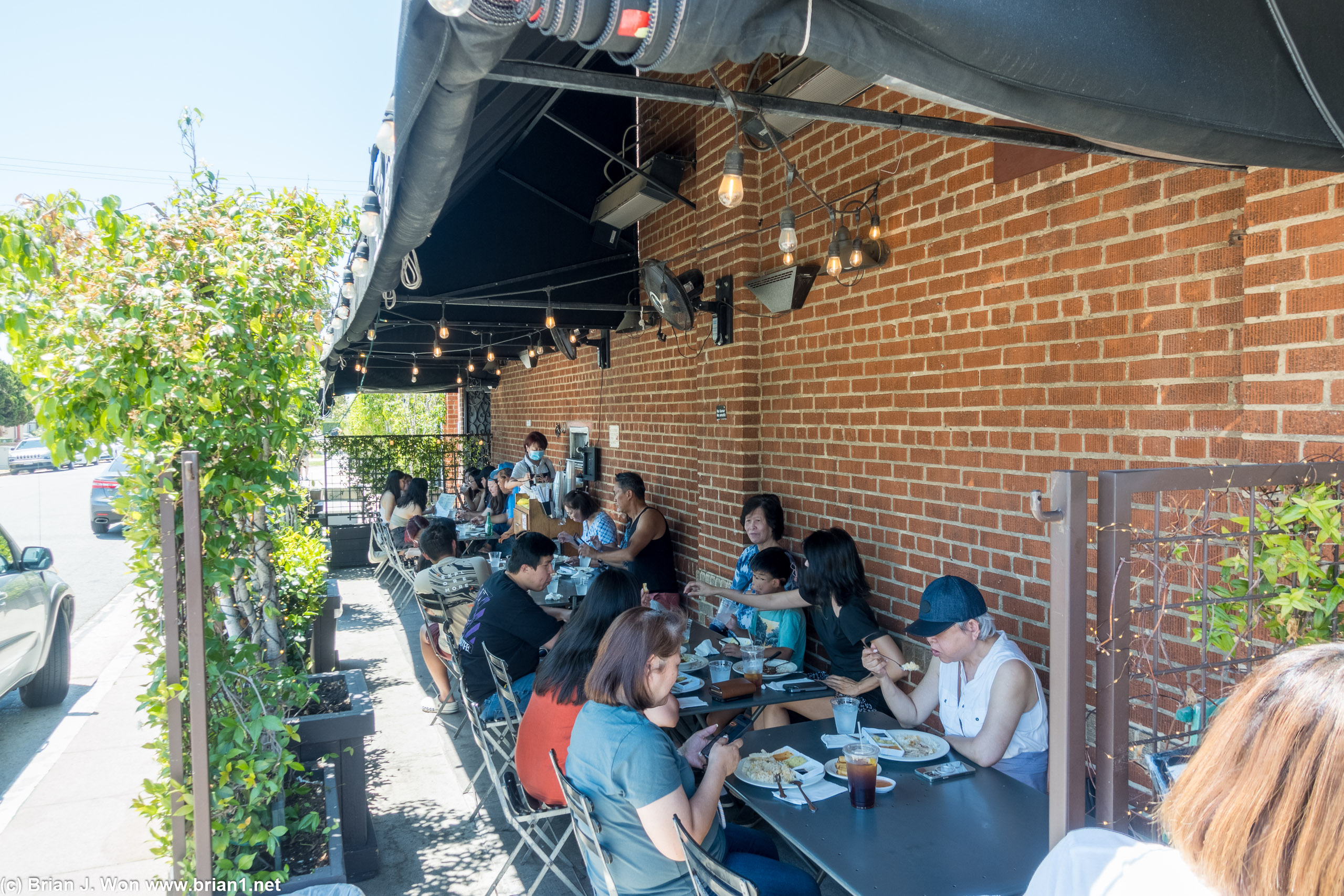 Too hot too eat outside except for the hardy souls.