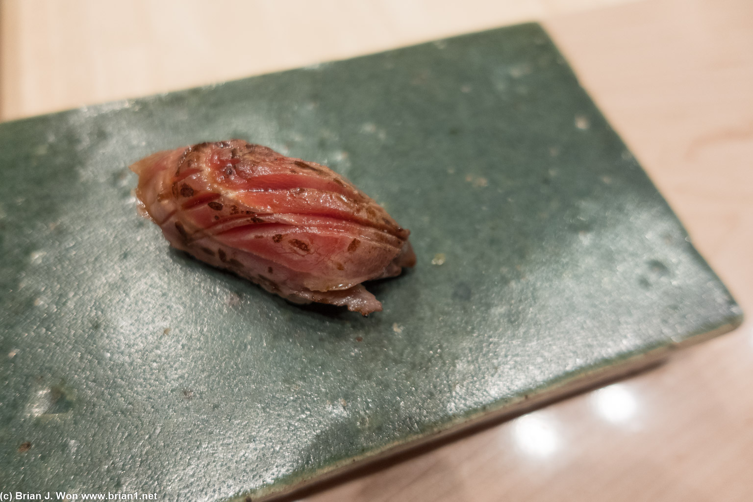 Noten (seared bluefin tuna head) was amazing.