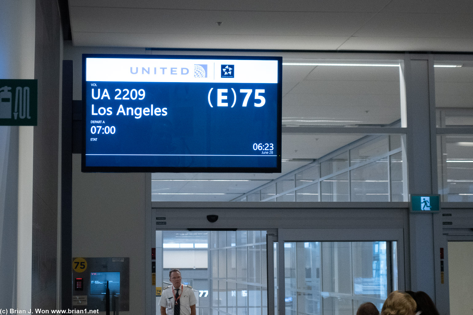 United's inaugural YYC-LAX flight gets exactly zero fanfare.