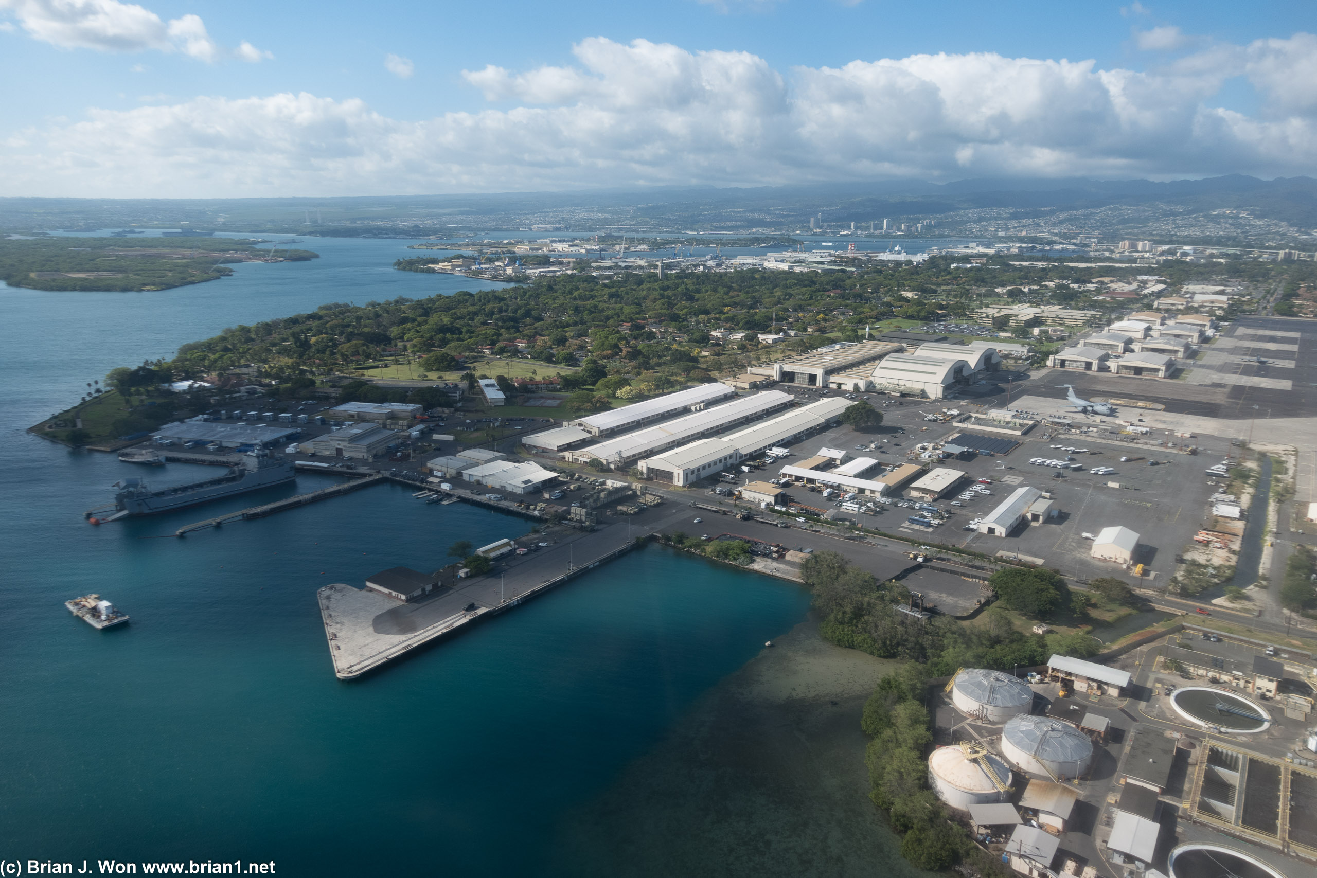 Final approach to HNL gives great views of Joint Base Pearl Harbor-Hickam.