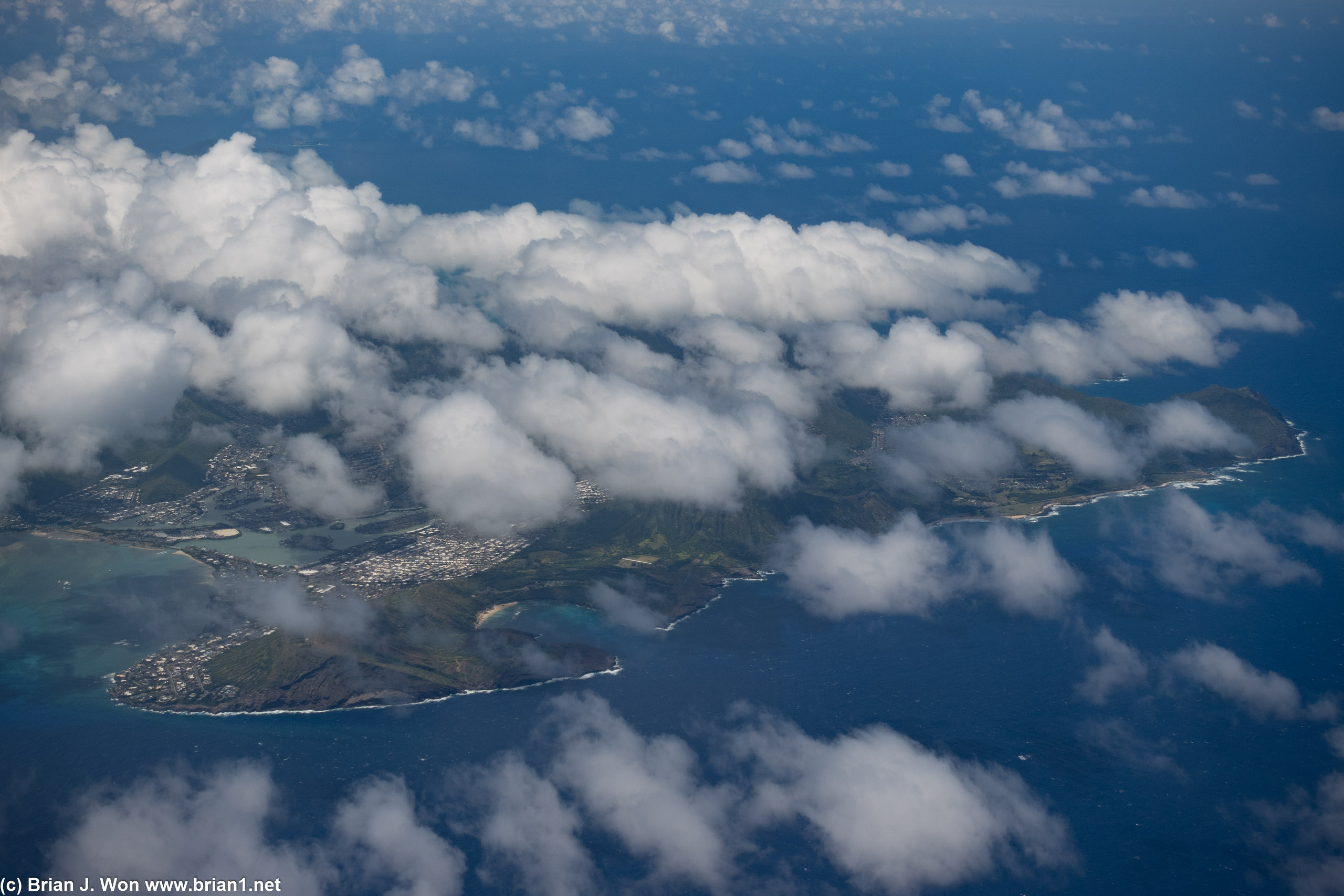 Hanauma Bay at bottom left/center.