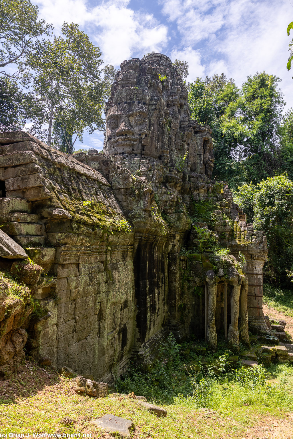 Khmoch Gate (Gate of the Dead).