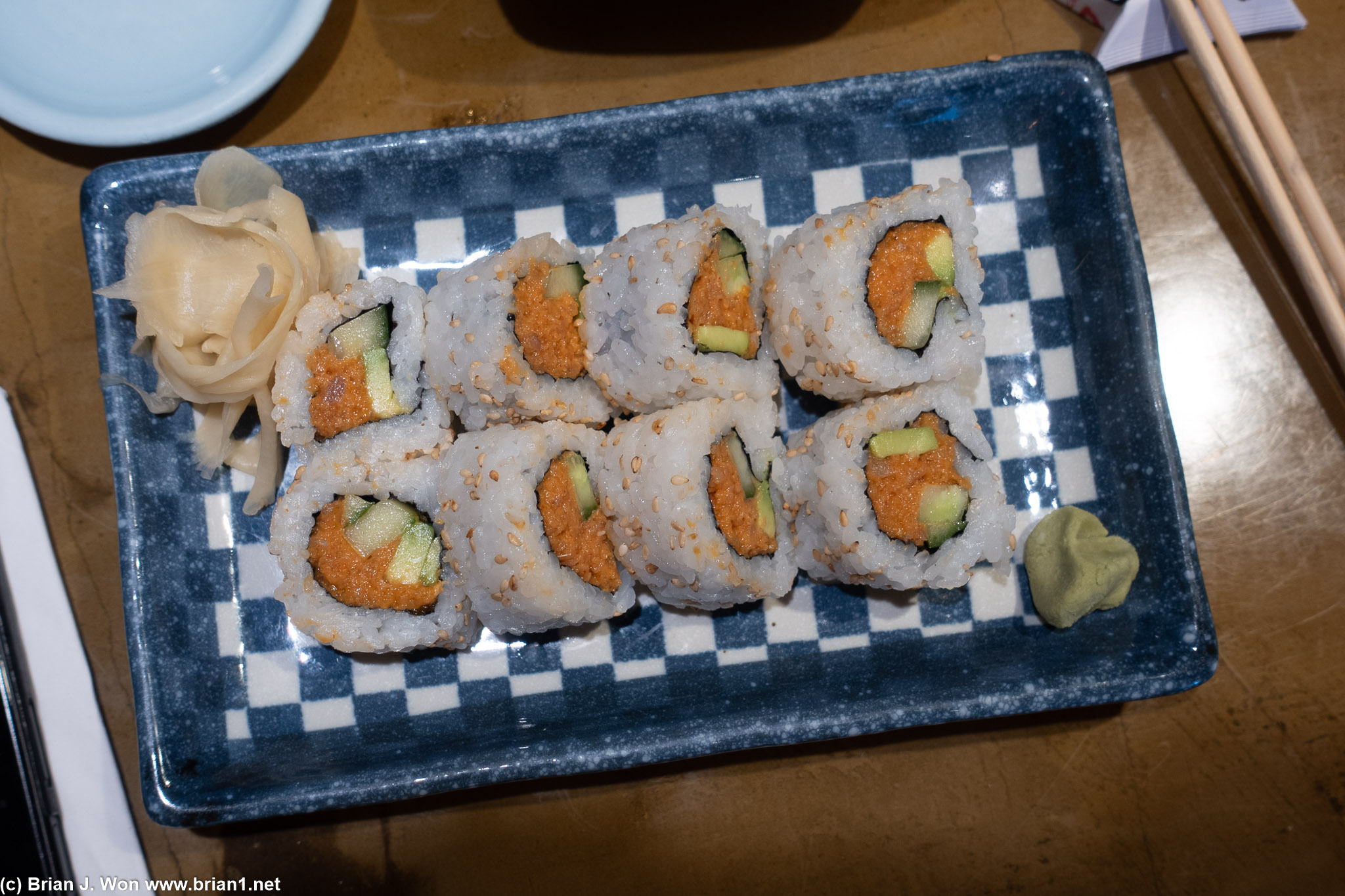 Spicy tuna roll did not look like much, with rice that looked dense and heavy.