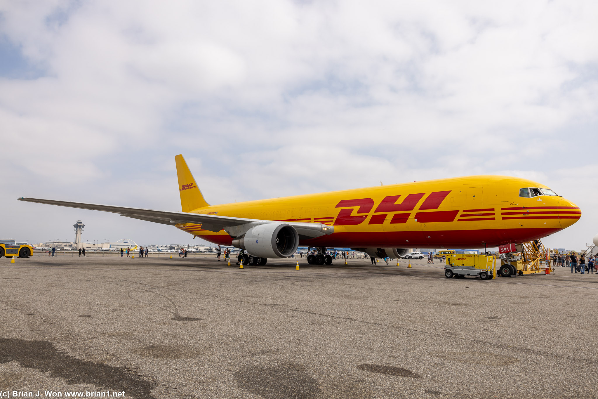 One more of the DHL 767-300.