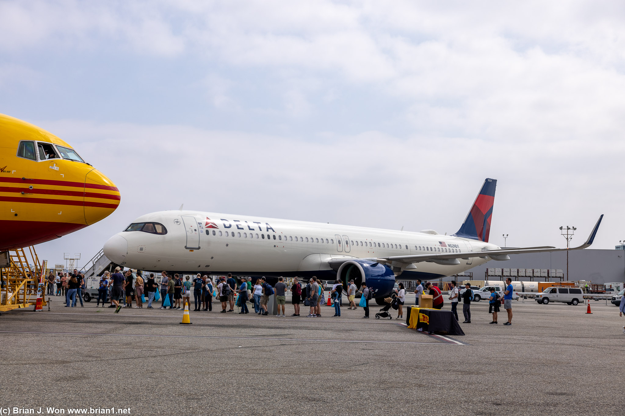 Massive line for the DHL 767-300.