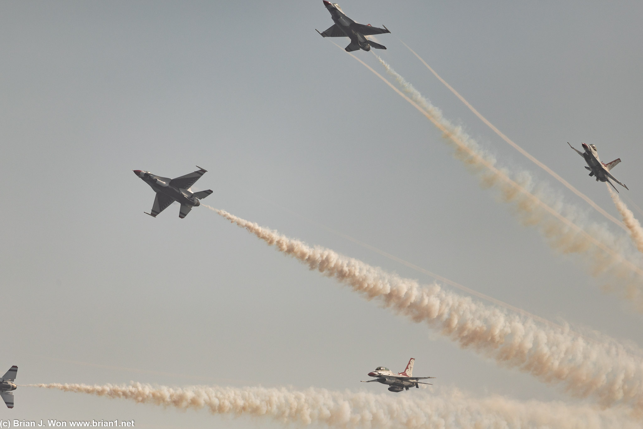 Low bomb burst maneuver breakaway.