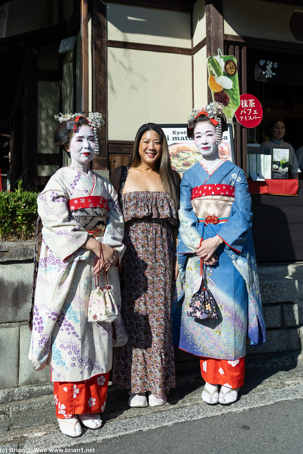 Randomly found some geisha.