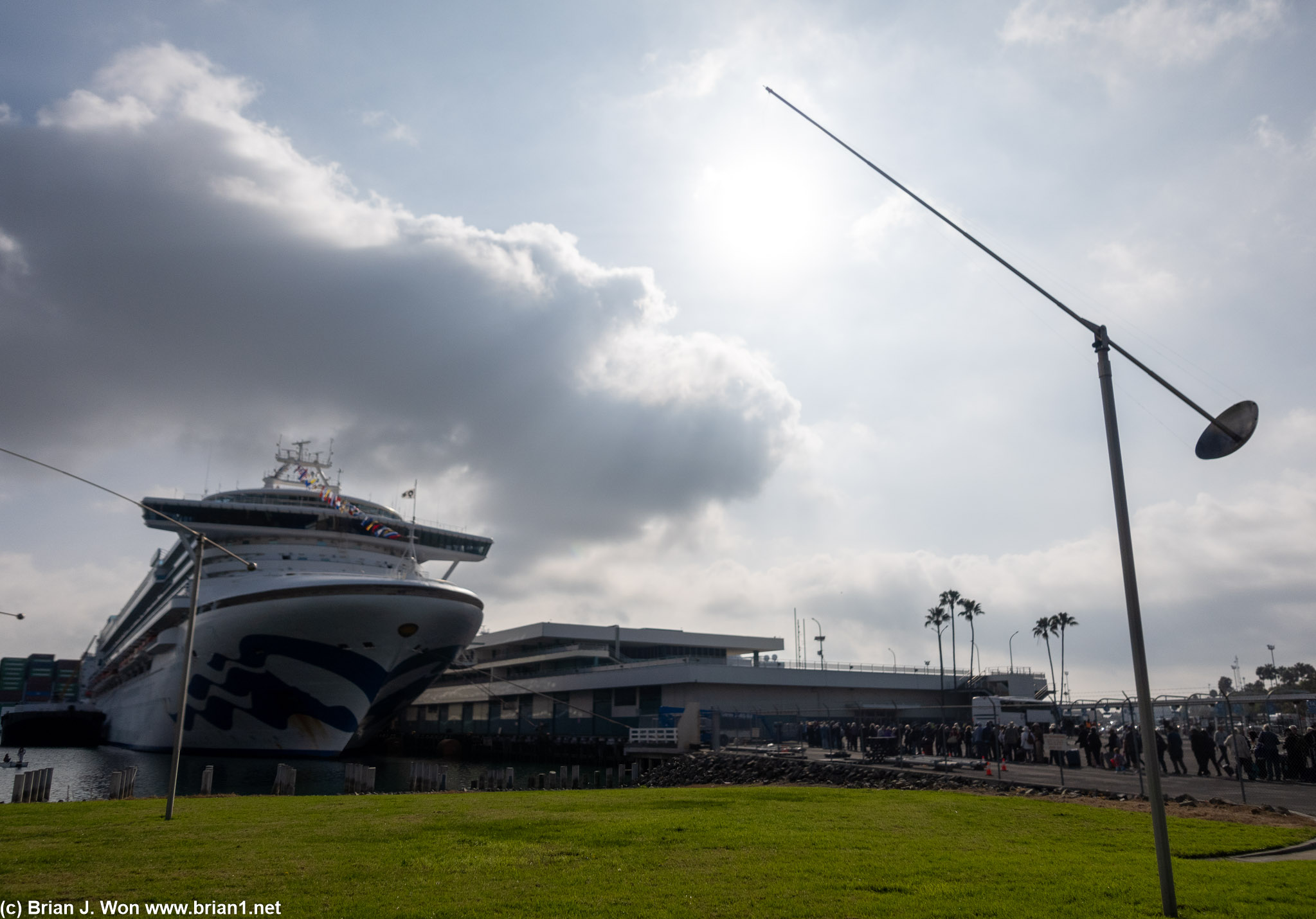 Big cruise ships, long lines.