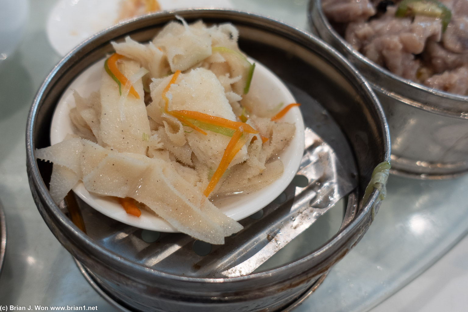 Ngau paak yip (steamed ginger beef tripe) was tasty.