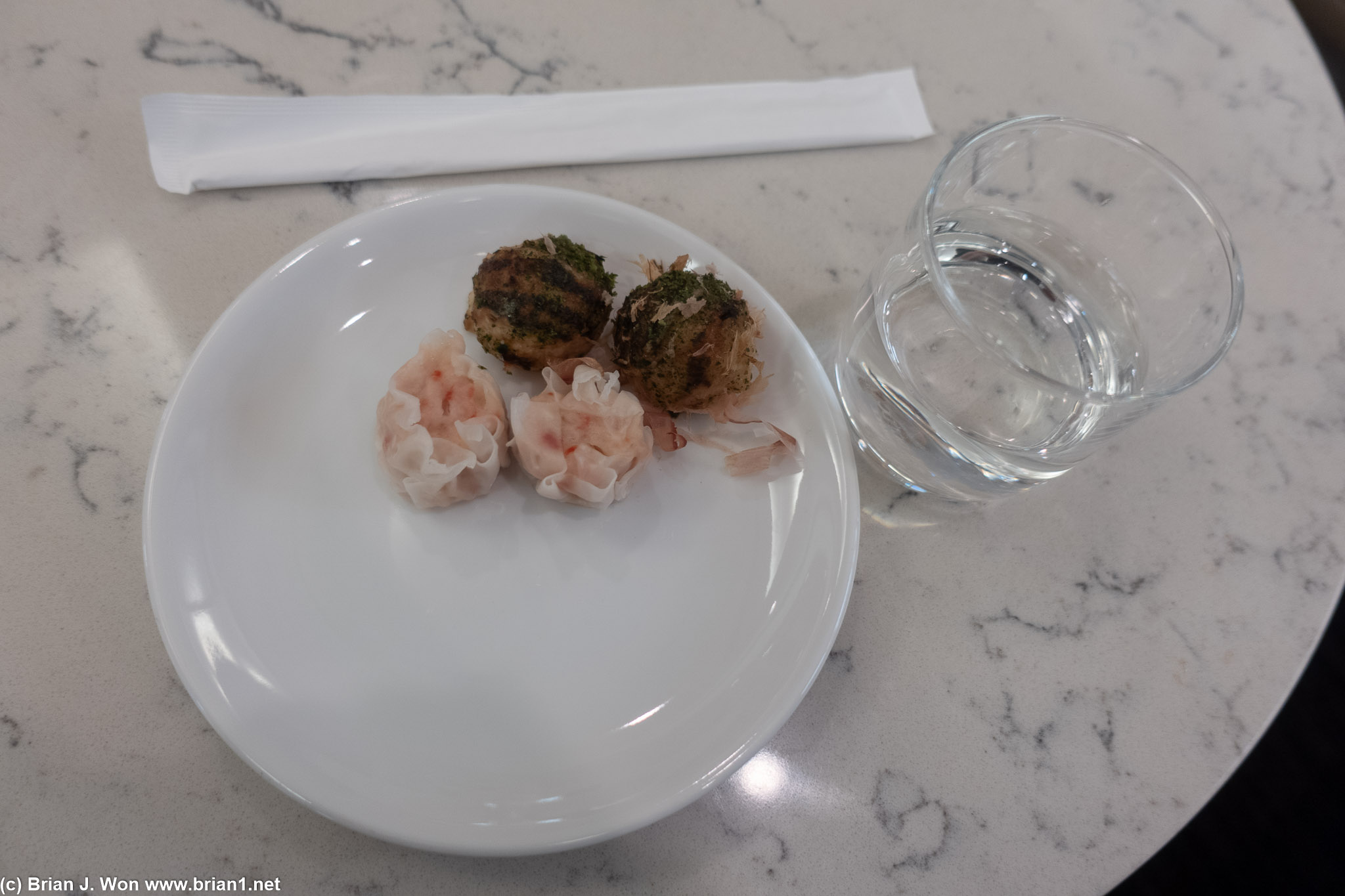 Food at the United Club is meh.